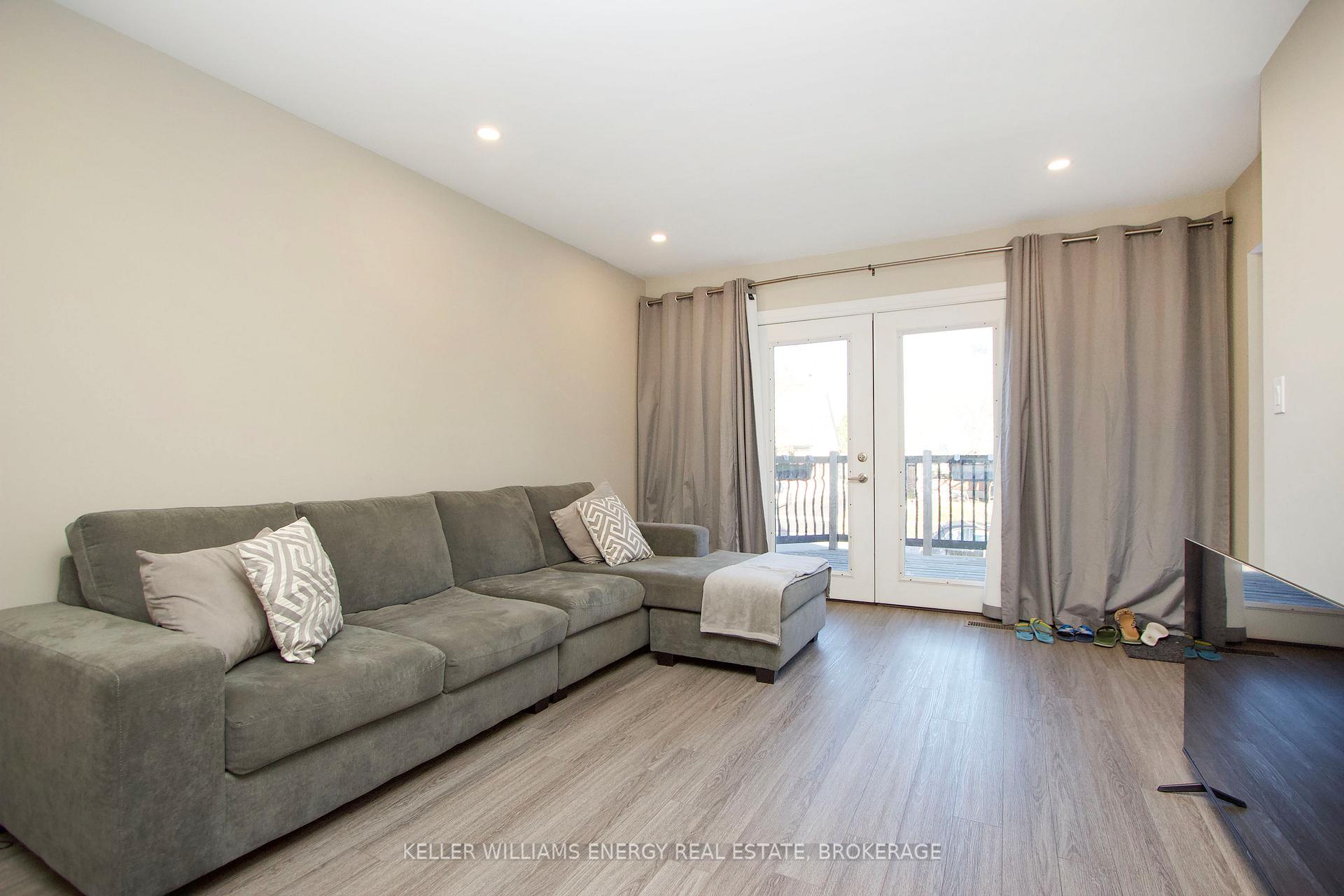 Photo 3 of Unit Main/Up, 846 Masson Street, Oshawa, Centennial — HOMEH