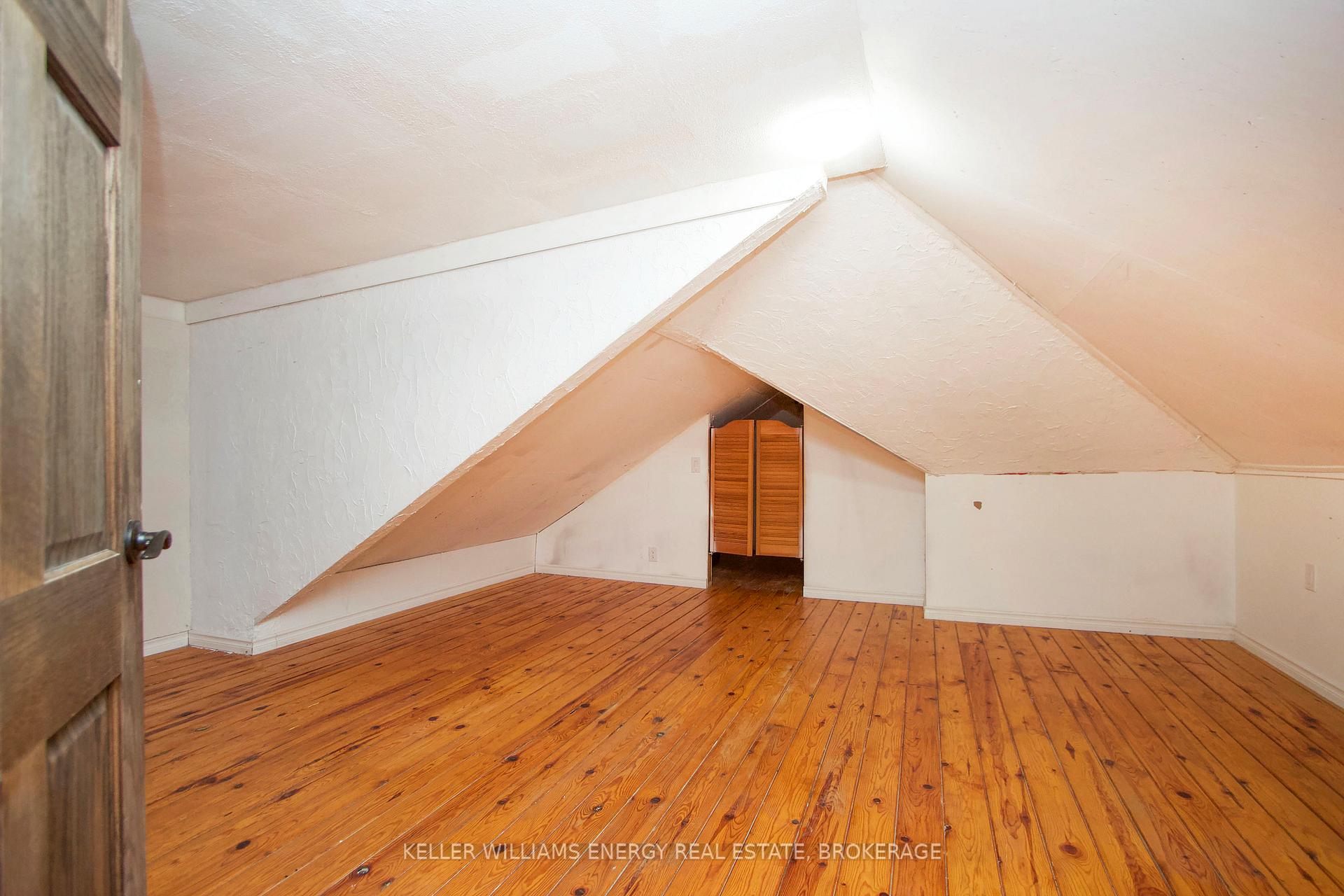 Photo 13 of Unit Main/Up, 846 Masson Street, Oshawa, Centennial — HOMEH