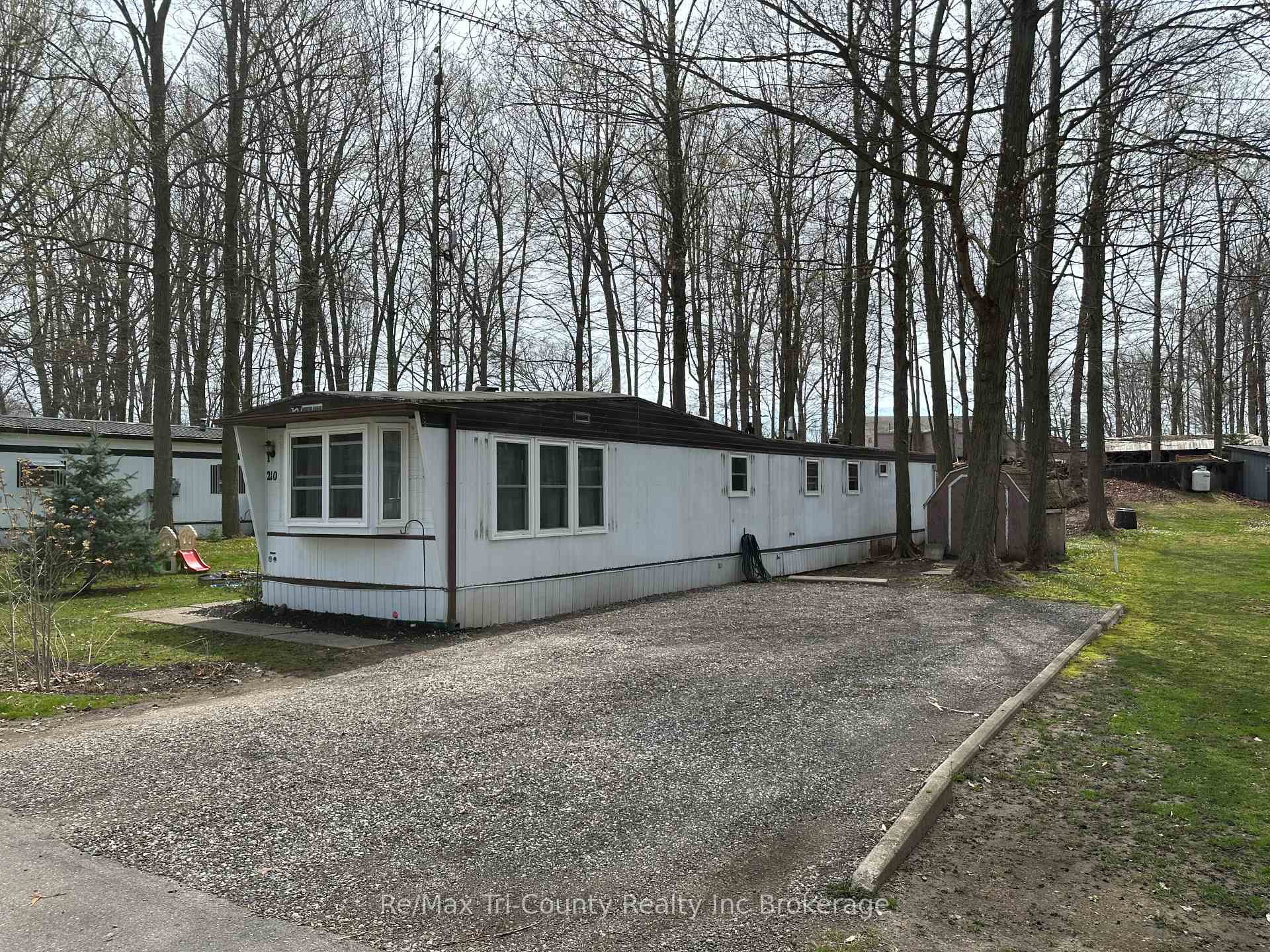 Photo 2 of 10085 Culloden Rd (Oak St Unit 210), Bayham, Rural Bayham — HOMEH