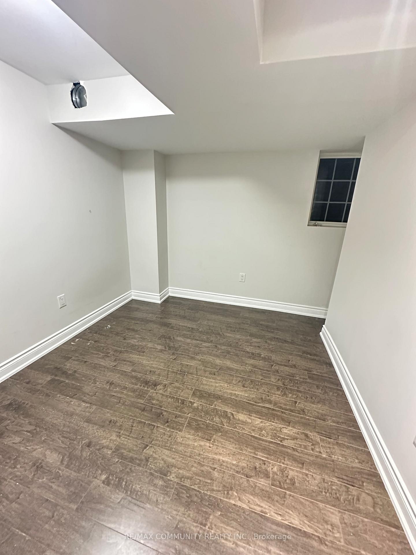 Photo 4 of 243 Cosgrove Drive, Oshawa, Windfields — HOMEH