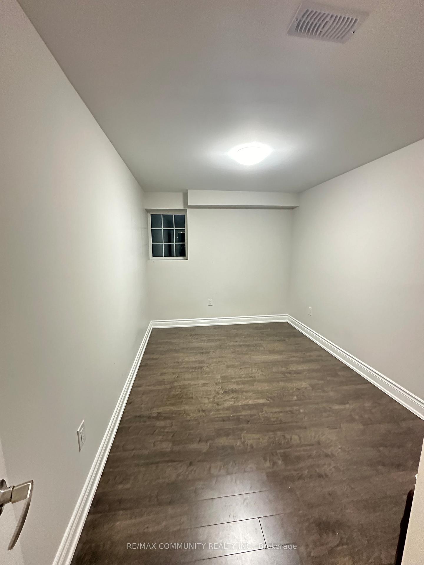 Photo 5 of 243 Cosgrove Drive, Oshawa, Windfields — HOMEH