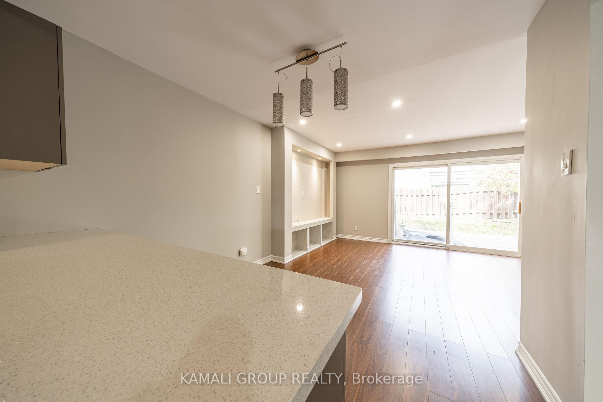 Photo 5 of 913 Carnaby Crescent, Oshawa, Centennial — HOMEH