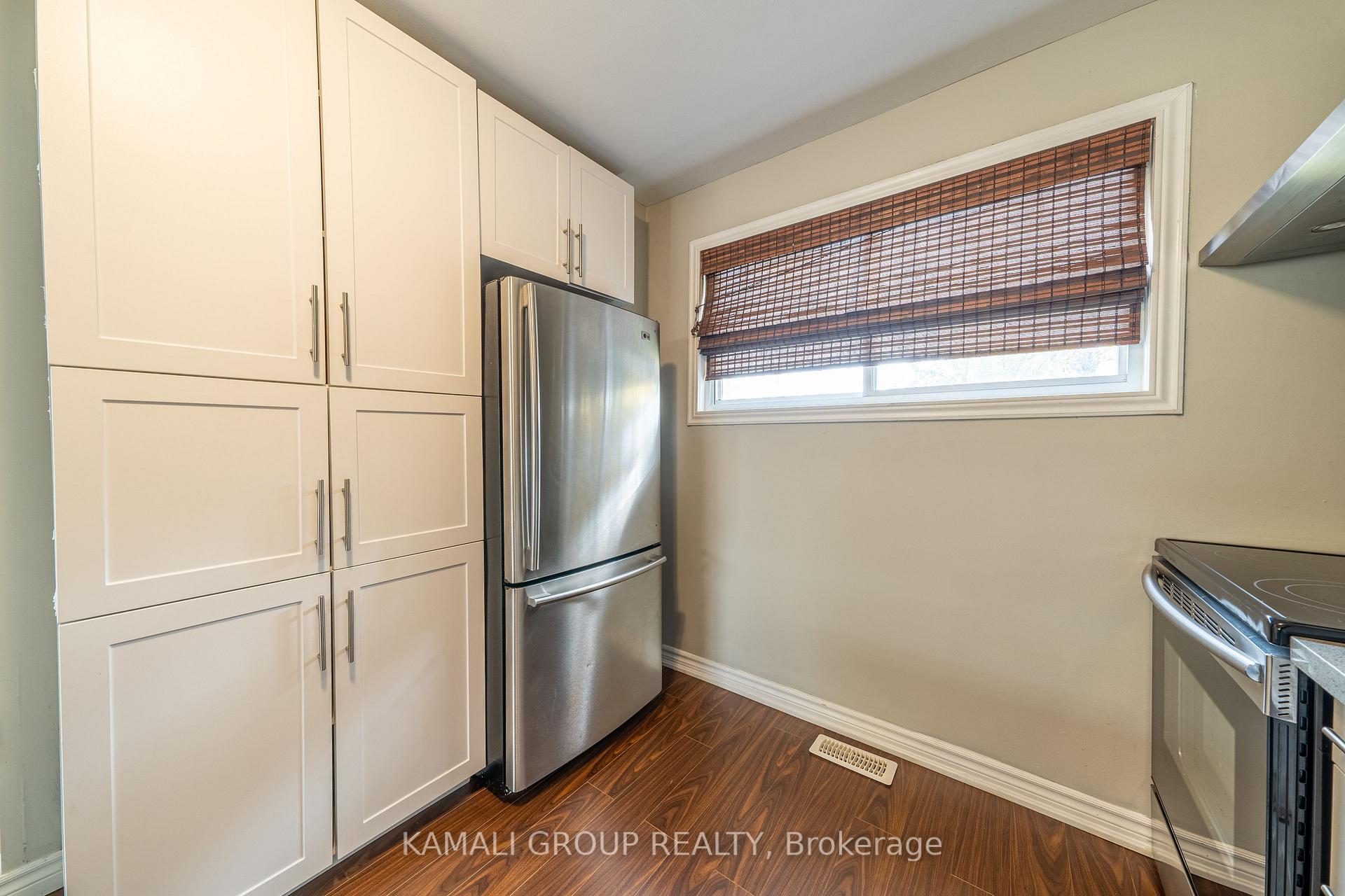 Photo 9 of 913 Carnaby Crescent, Oshawa, Centennial — HOMEH