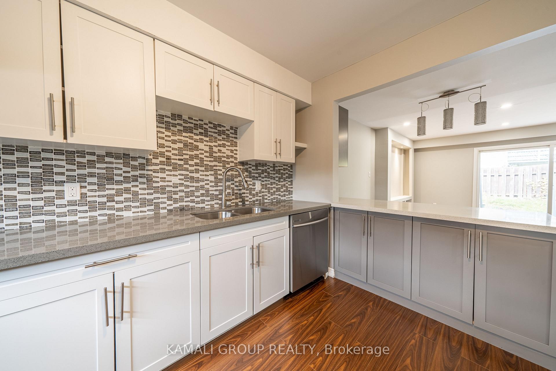 Photo 10 of 913 Carnaby Crescent, Oshawa, Centennial — HOMEH
