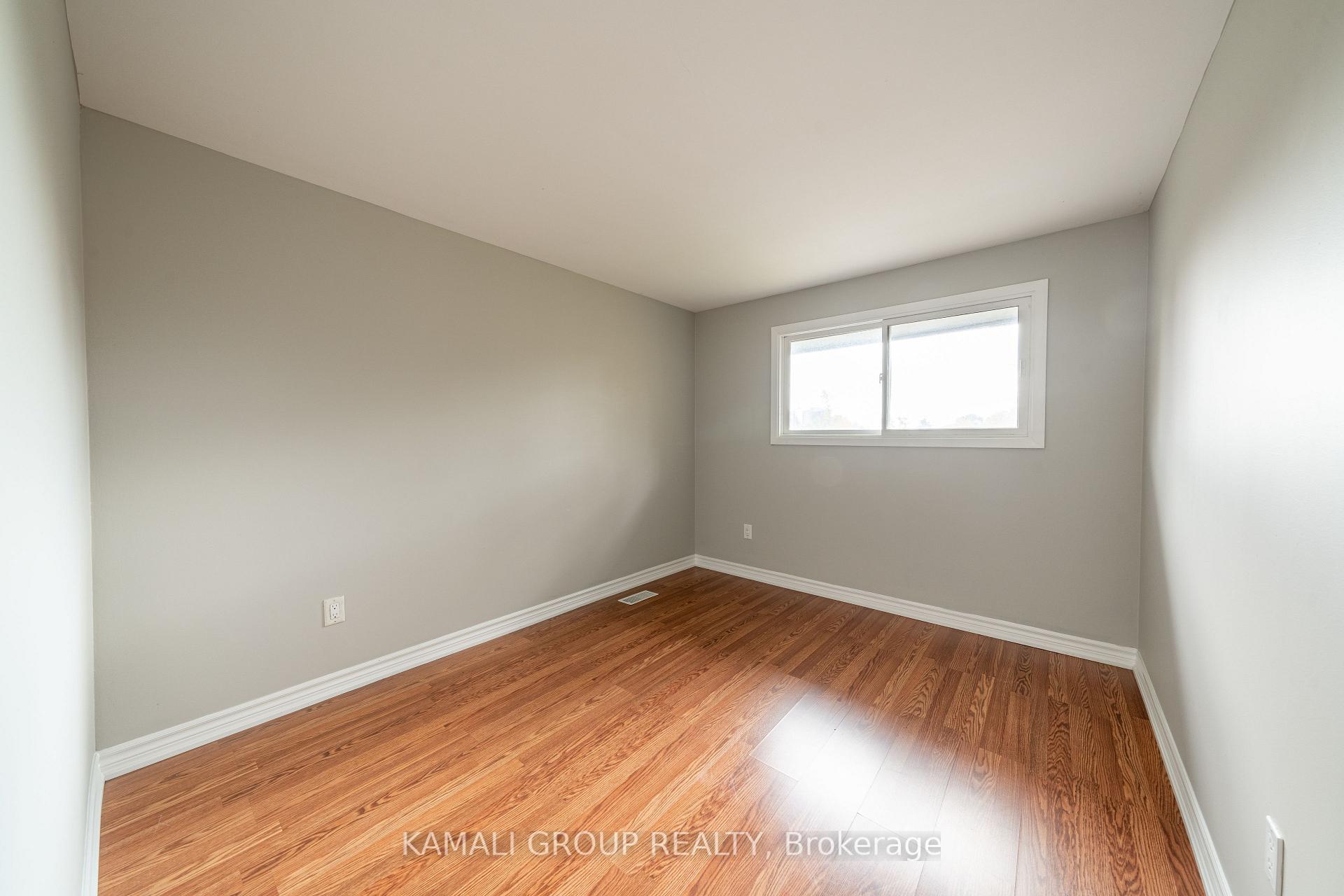Photo 18 of 913 Carnaby Crescent, Oshawa, Centennial — HOMEH