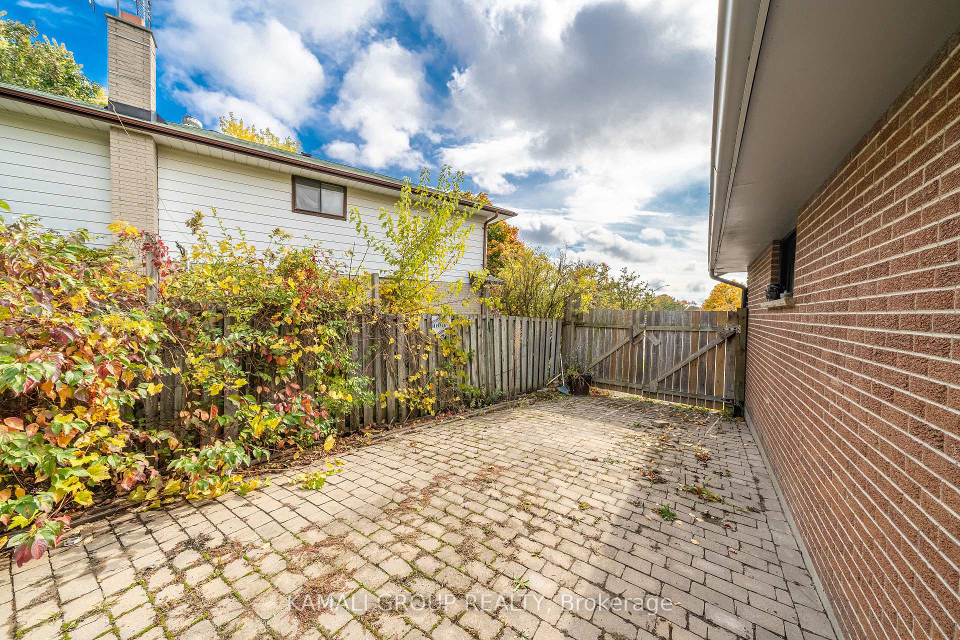 Photo 29 of 913 Carnaby Crescent, Oshawa, Centennial — HOMEH