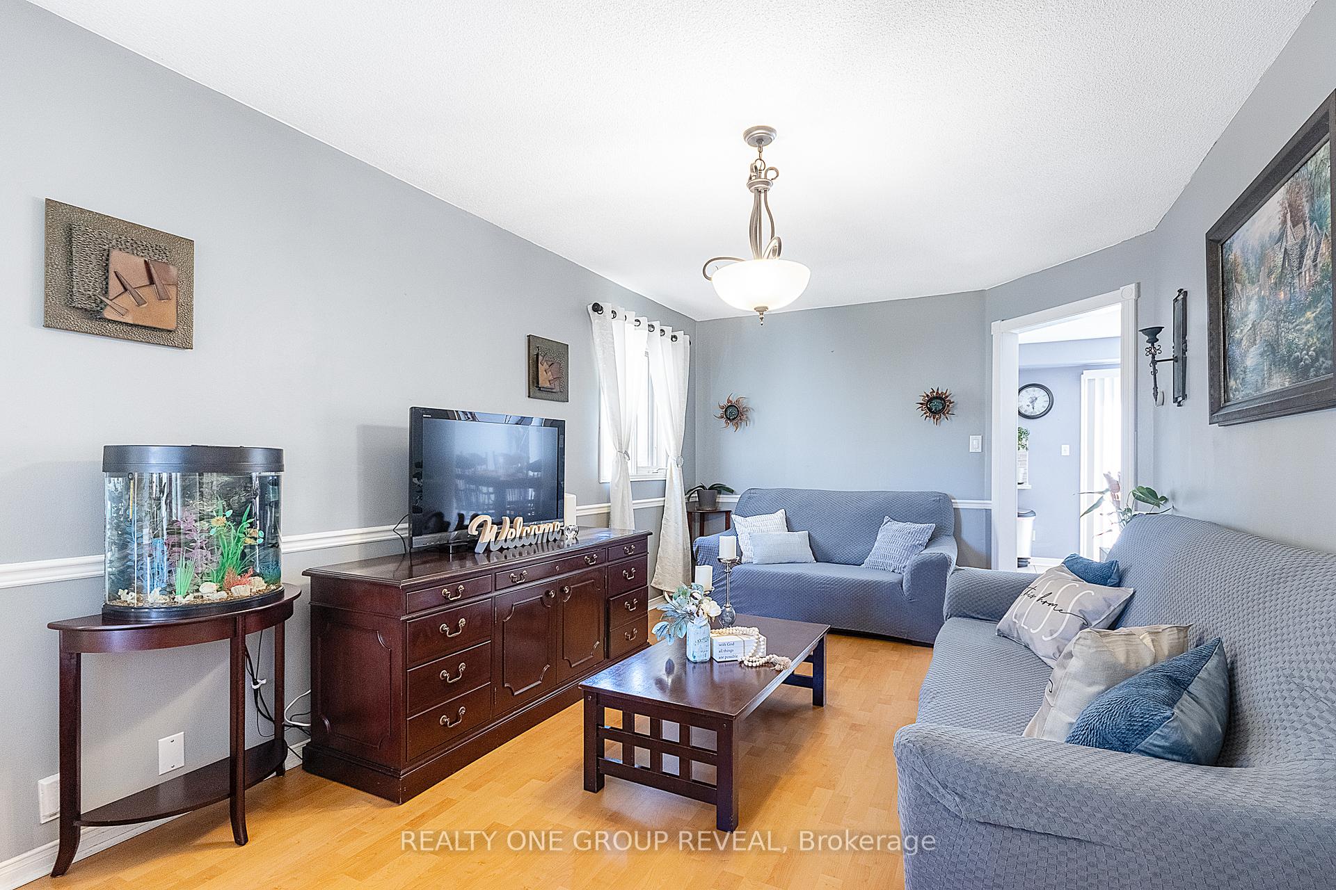 Photo 6 of 17 Pinebrook Crescent, Whitby, Williamsburg — HOMEH