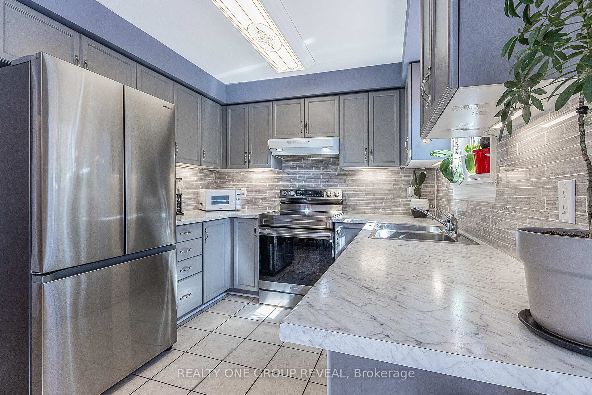 Photo 7 of 17 Pinebrook Crescent, Whitby, Williamsburg — HOMEH