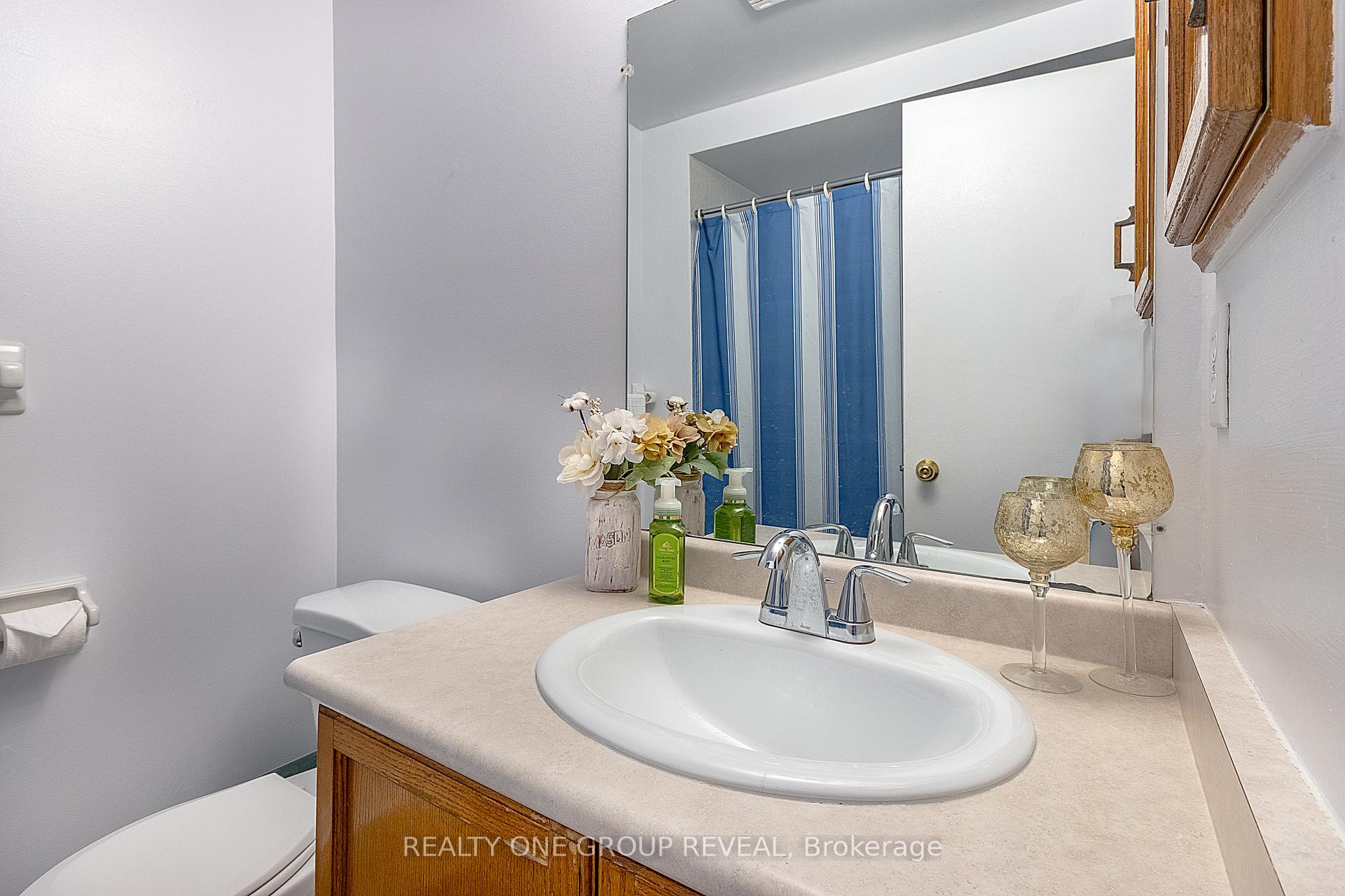 Photo 15 of 17 Pinebrook Crescent, Whitby, Williamsburg — HOMEH