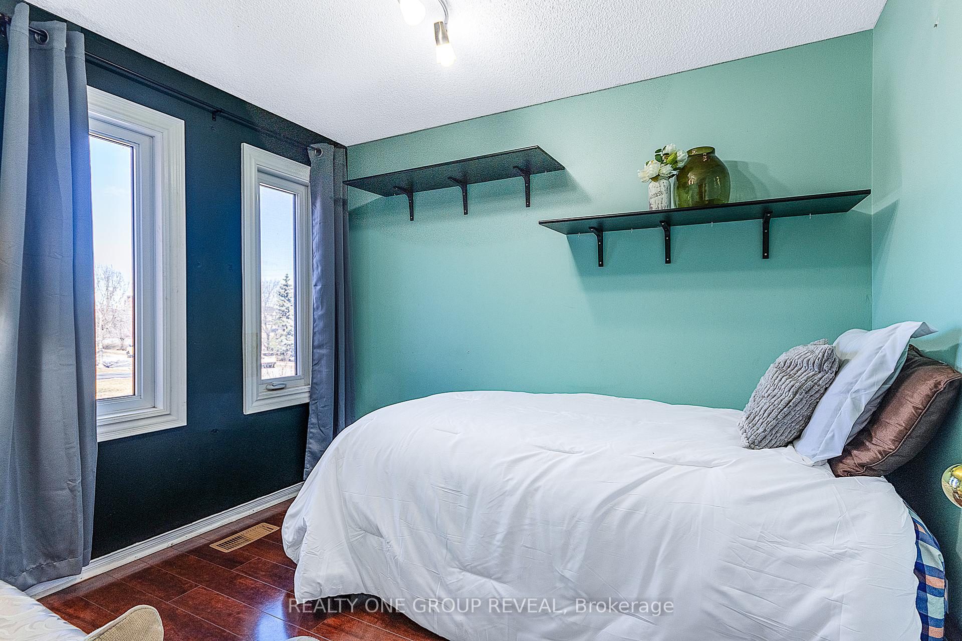 Photo 17 of 17 Pinebrook Crescent, Whitby, Williamsburg — HOMEH