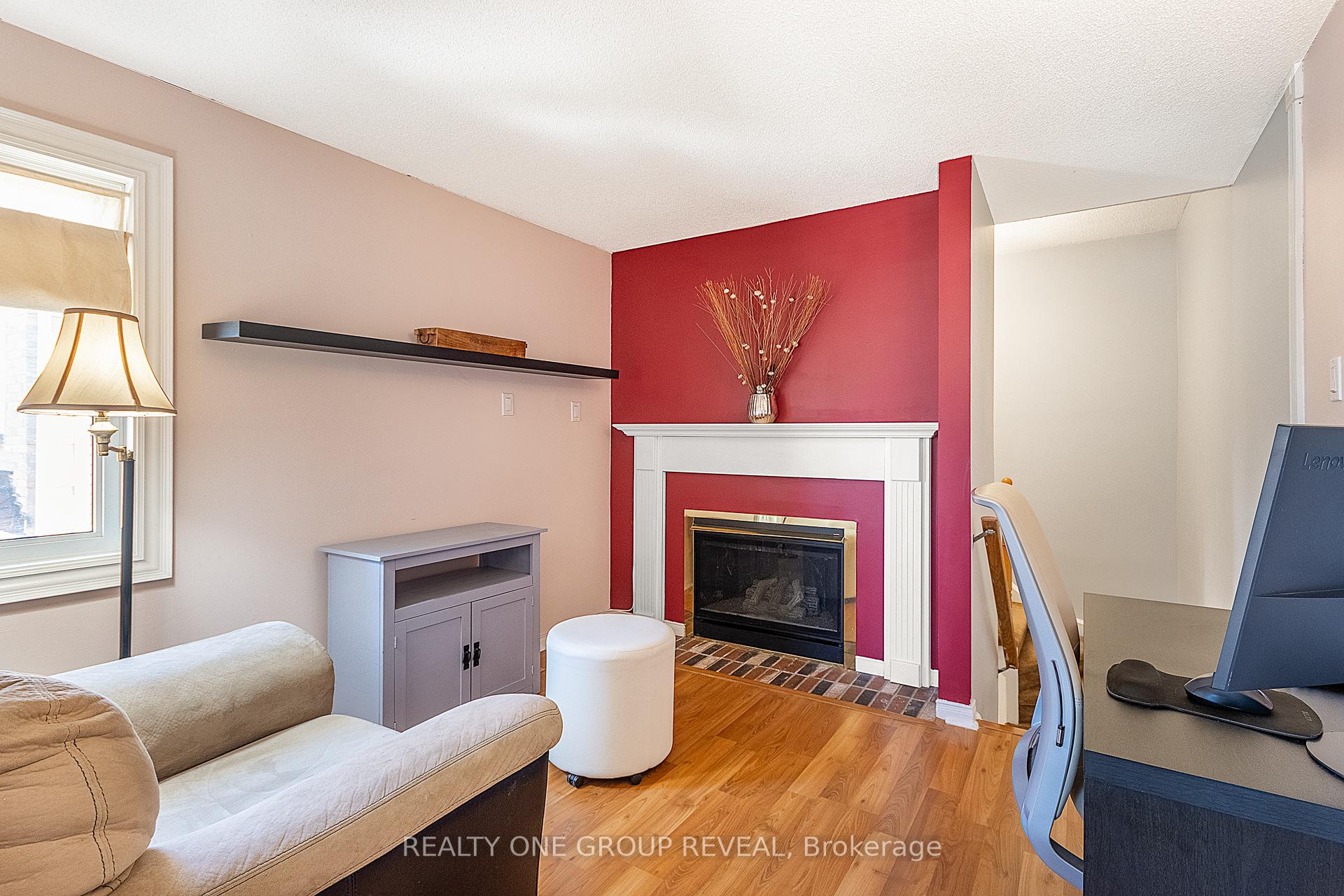 Photo 19 of 17 Pinebrook Crescent, Whitby, Williamsburg — HOMEH