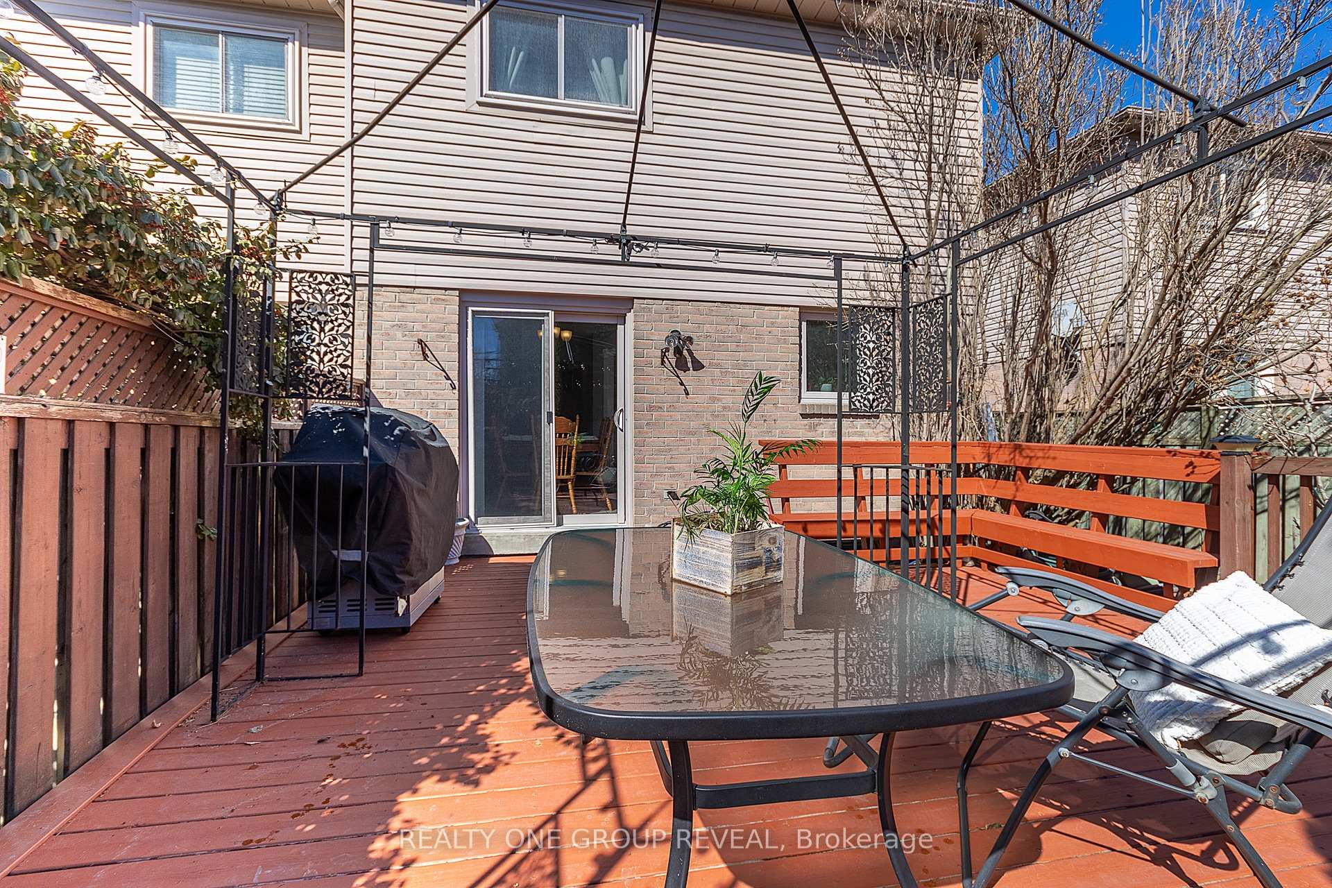 Photo 23 of 17 Pinebrook Crescent, Whitby, Williamsburg — HOMEH