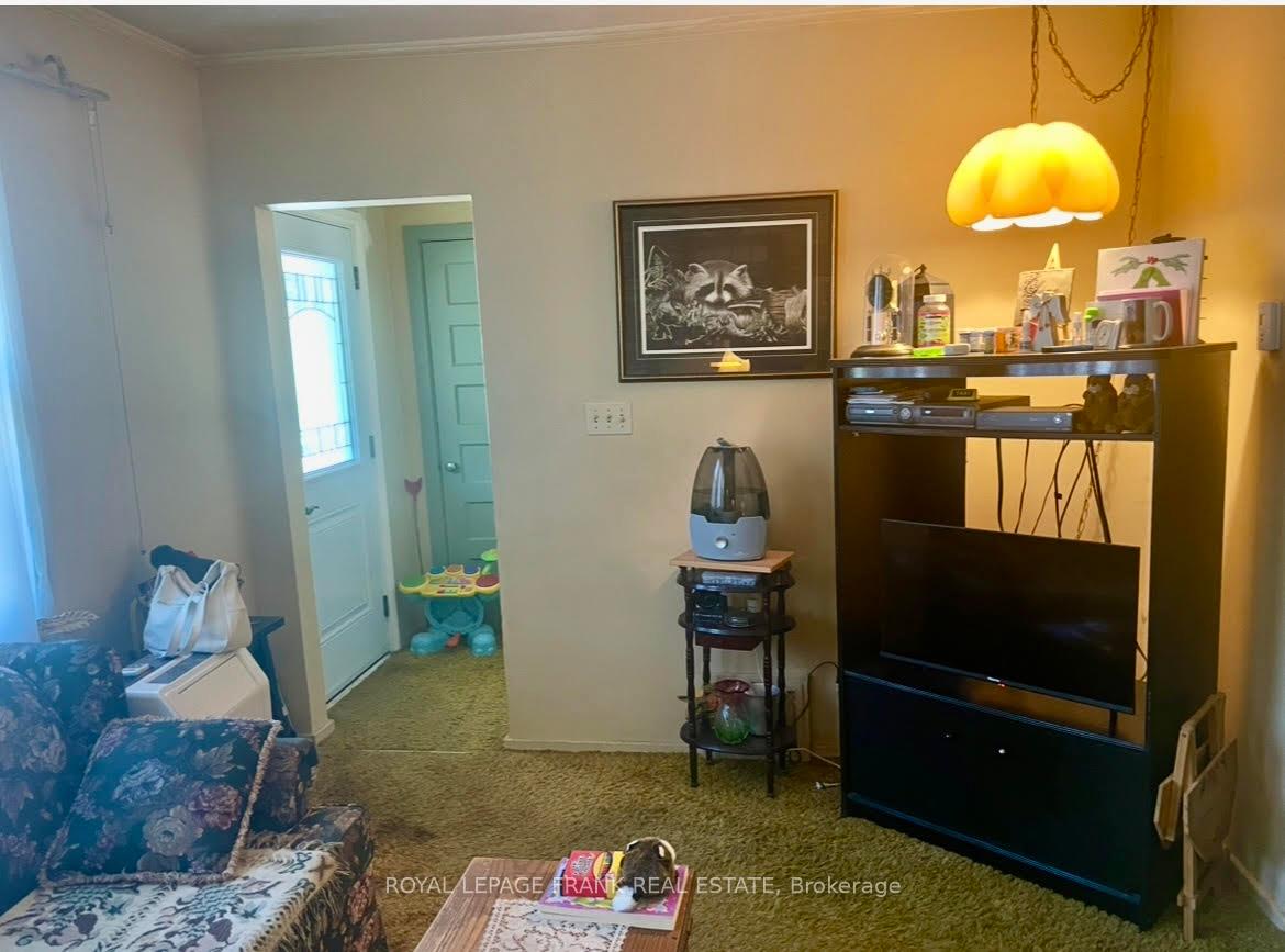 Photo 4 of 541 McKellar Street, Peterborough, Otonabee Ward 1 — HOMEH