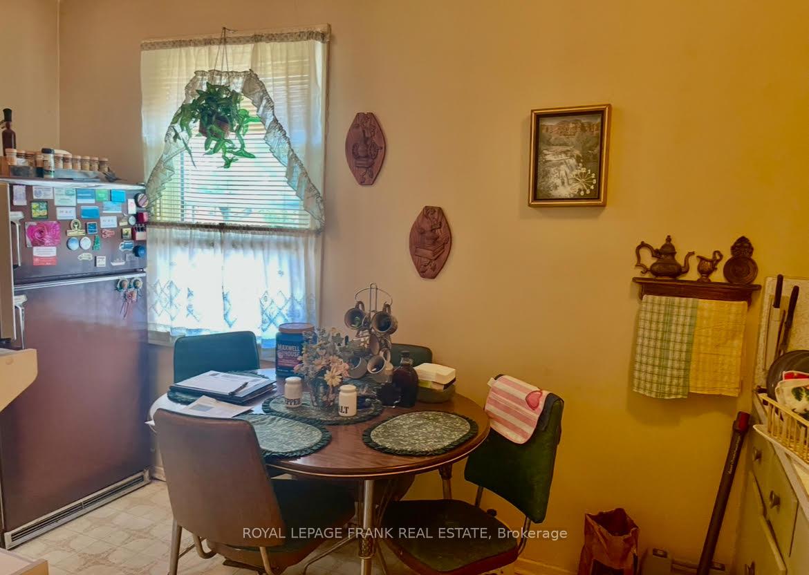 Photo 8 of 541 McKellar Street, Peterborough, Otonabee Ward 1 — HOMEH