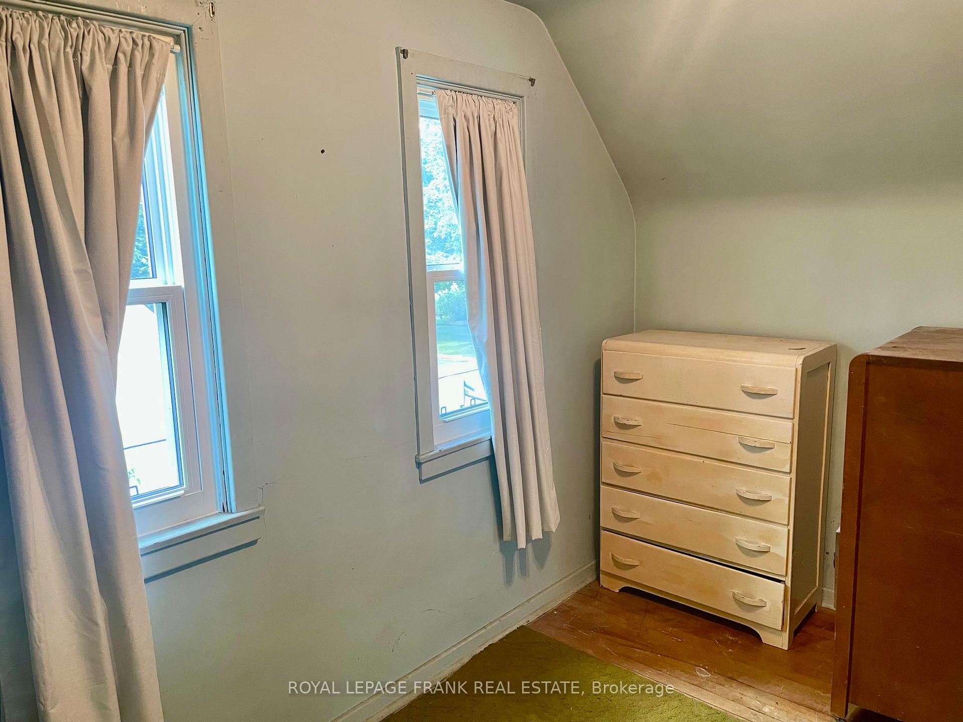 Photo 12 of 541 McKellar Street, Peterborough, Otonabee Ward 1 — HOMEH