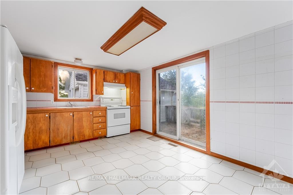 Photo 11 of 1889 Old Montreal Road, Ottawa, Camelot — HOMEH