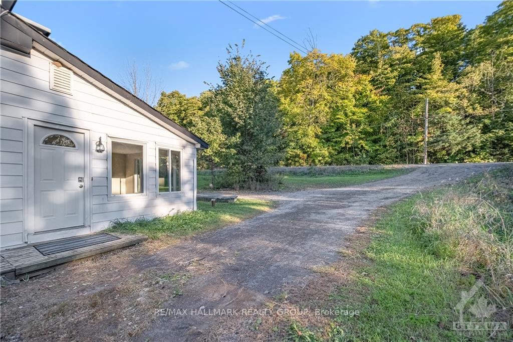 Photo 27 of 1889 Old Montreal Road, Ottawa, Camelot — HOMEH