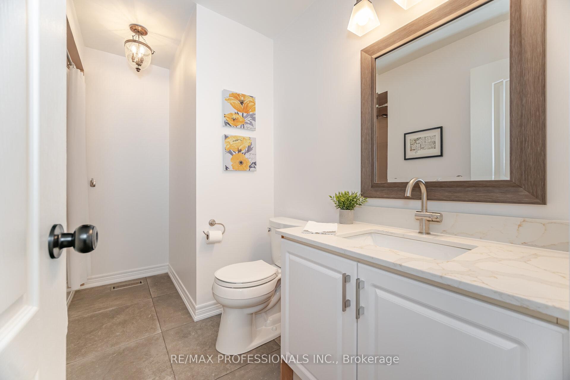 Photo 32 of 60 Acqua Drive, Vaughan, Vellore Village — HOMEH