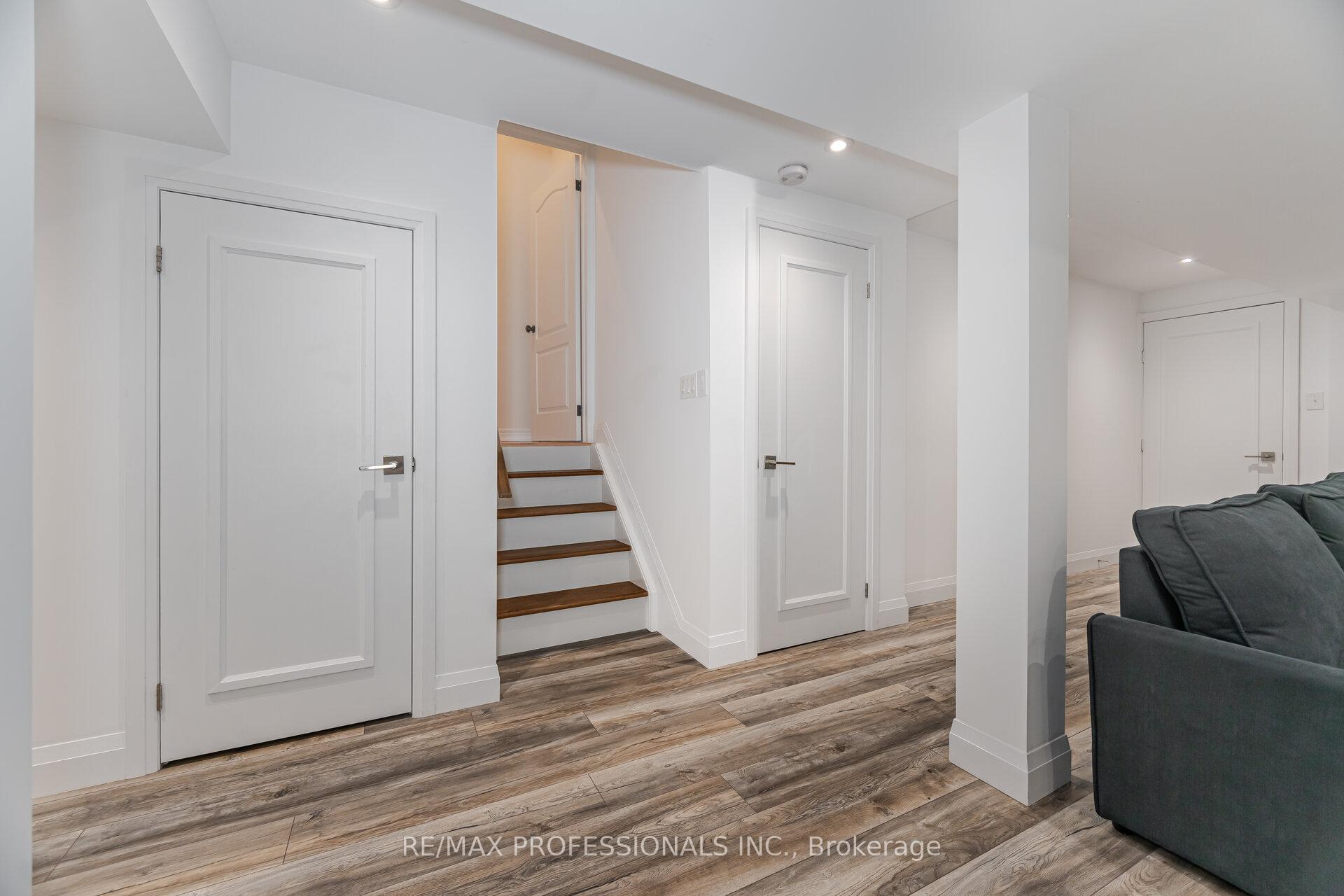 Photo 33 of 60 Acqua Drive, Vaughan, Vellore Village — HOMEH
