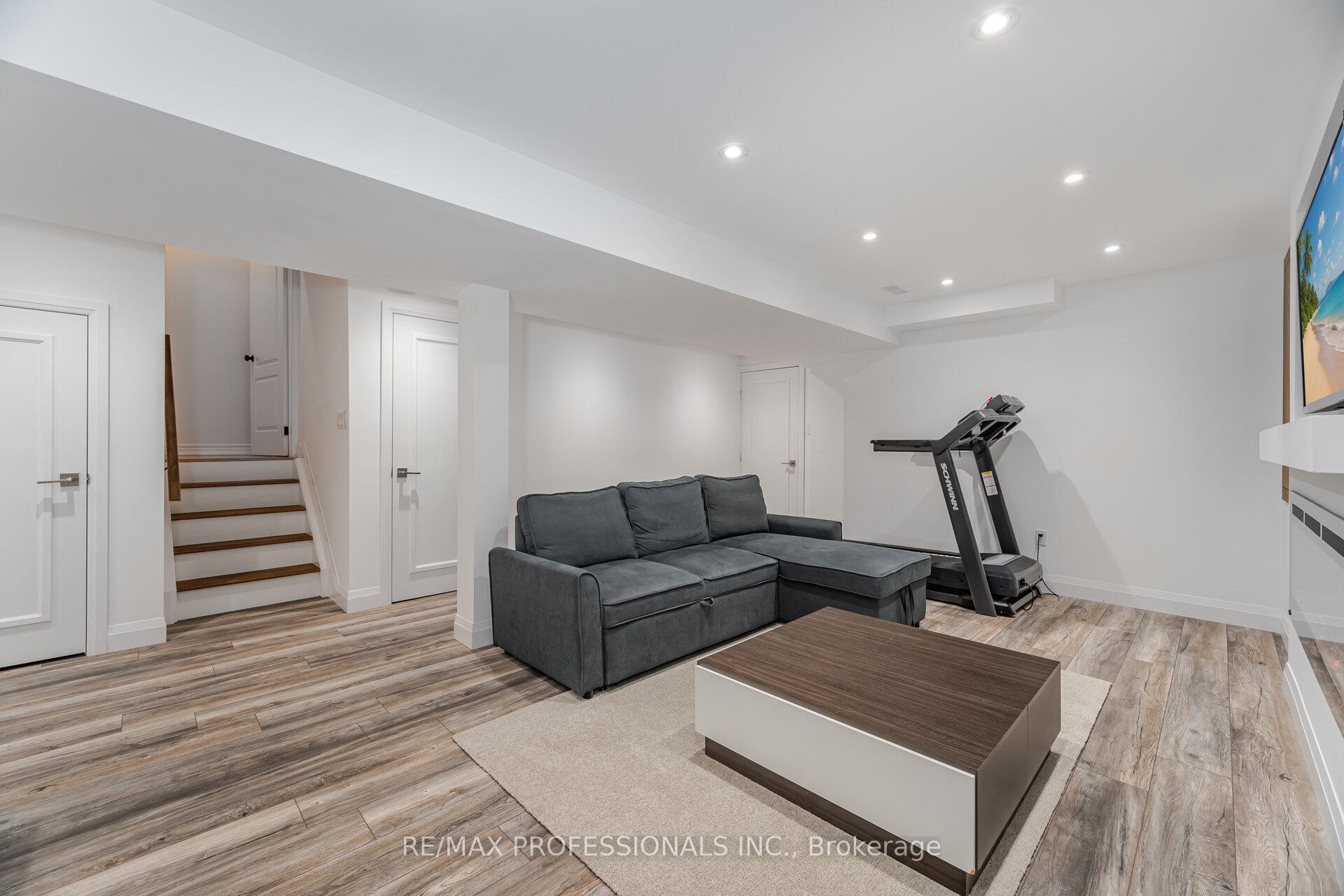Photo 36 of 60 Acqua Drive, Vaughan, Vellore Village — HOMEH