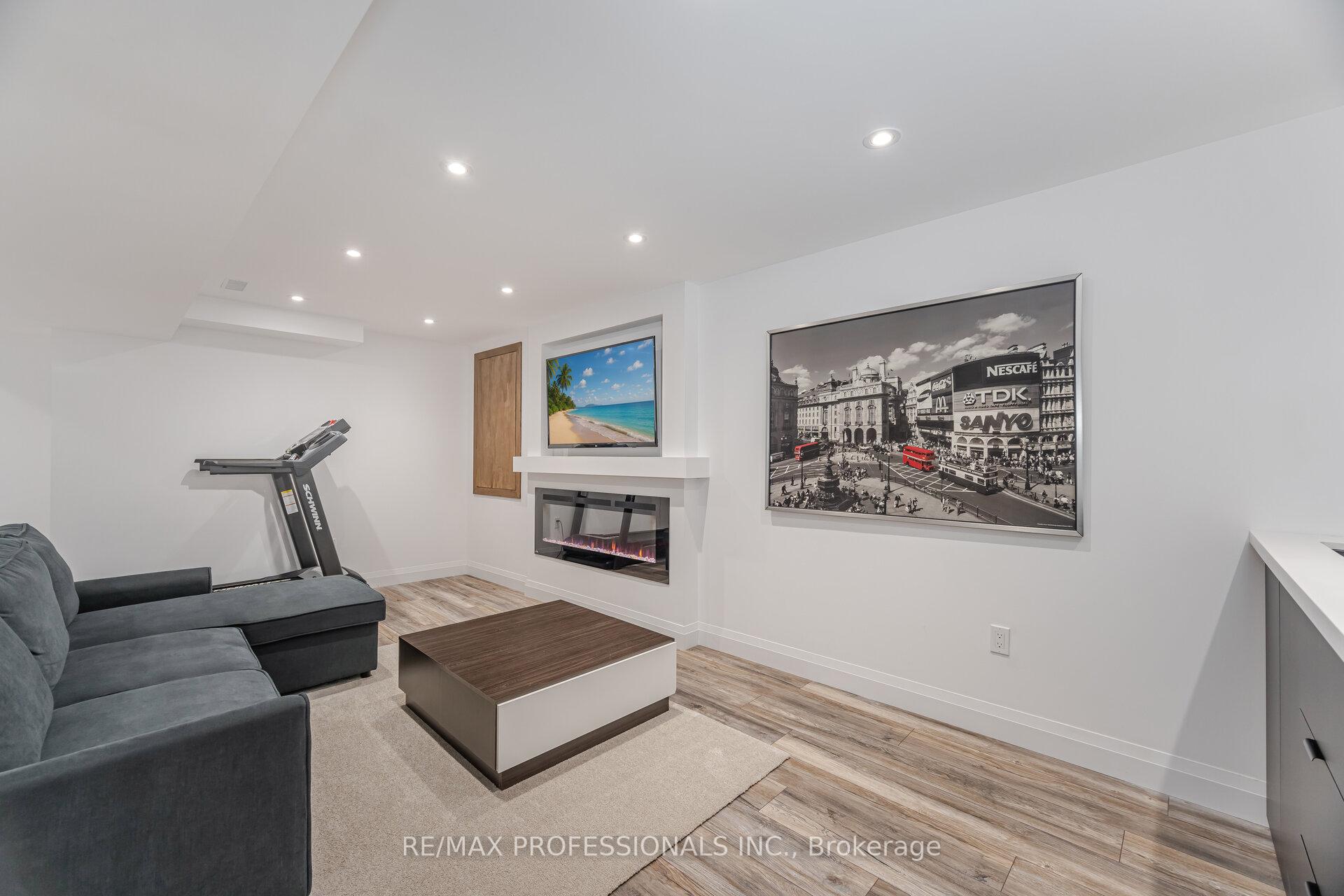 Photo 38 of 60 Acqua Drive, Vaughan, Vellore Village — HOMEH