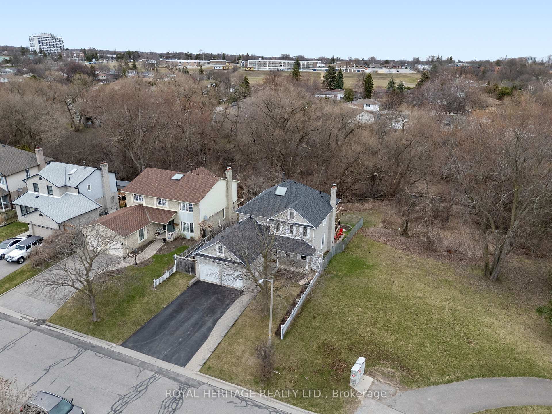 Photo 2 of 525 Prestwick Drive, Oshawa, McLaughlin — HOMEH