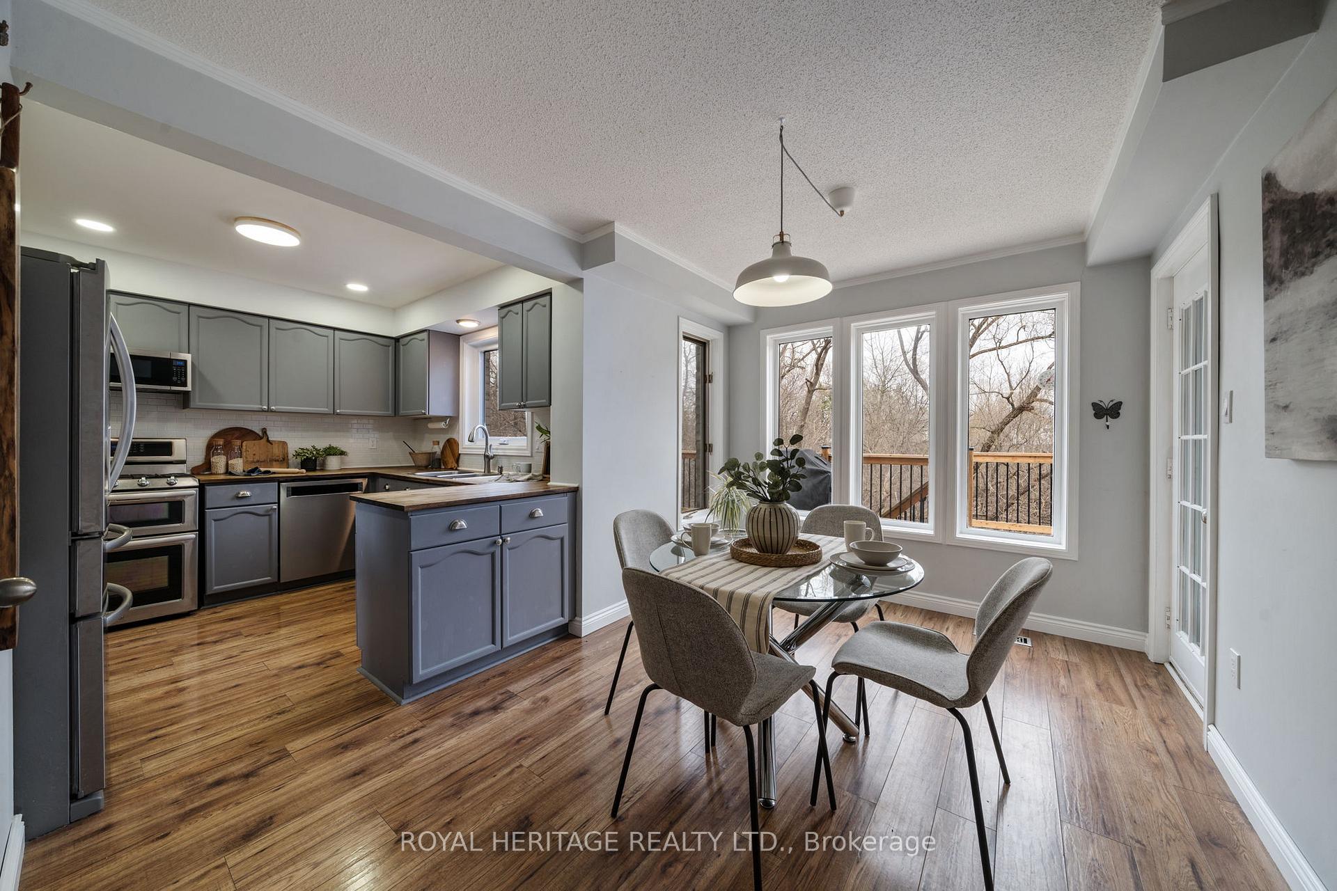 Photo 10 of 525 Prestwick Drive, Oshawa, McLaughlin — HOMEH