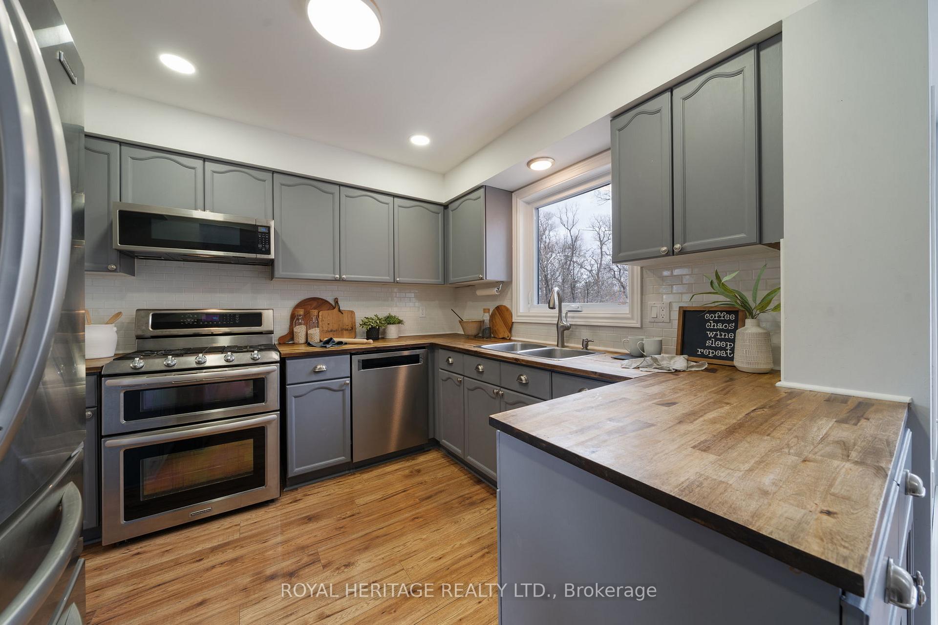 Photo 11 of 525 Prestwick Drive, Oshawa, McLaughlin — HOMEH