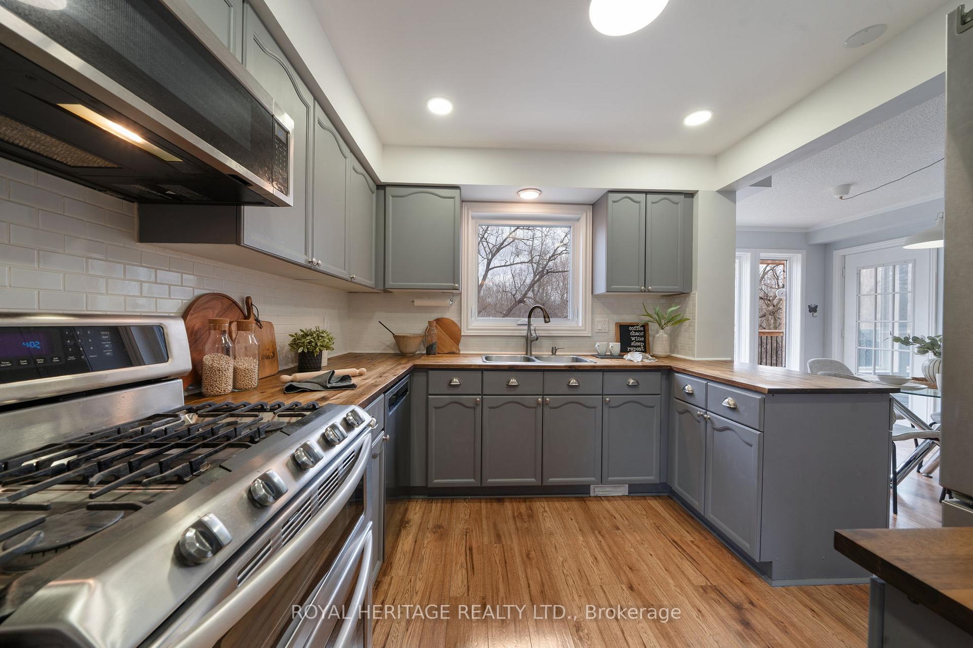 Photo 12 of 525 Prestwick Drive, Oshawa, McLaughlin — HOMEH