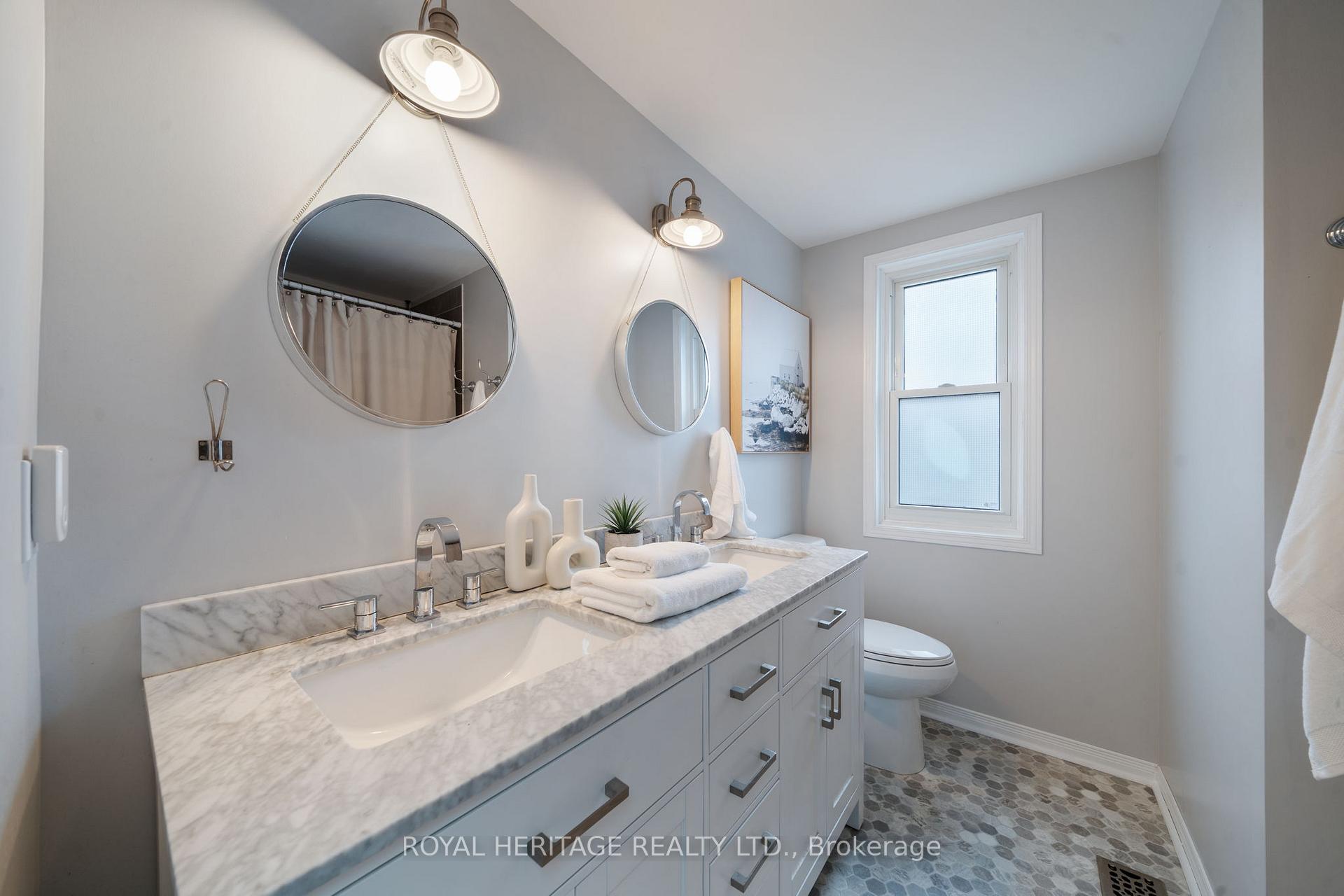 Photo 26 of 525 Prestwick Drive, Oshawa, McLaughlin — HOMEH