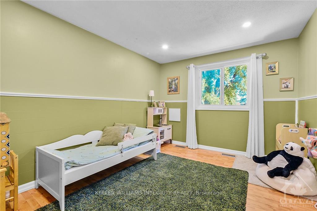 Photo 13 of 1556 Payette Drive, Ottawa, Bilberry Creek/Queenswood Heights — HOMEH