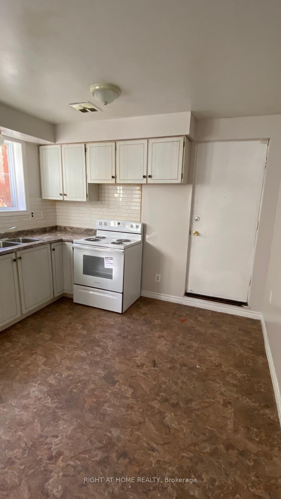 Photo 2 of Unit 2, 357 Dwight Avenue, Oshawa, Lakeview — HOMEH