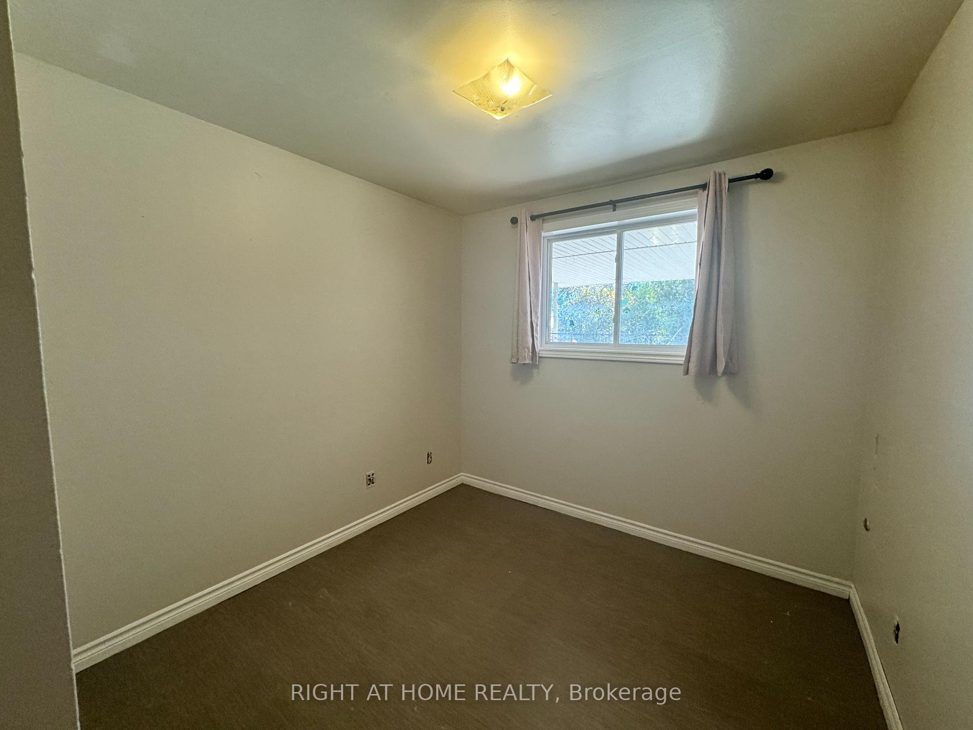 Photo 10 of Unit 2, 357 Dwight Avenue, Oshawa, Lakeview — HOMEH
