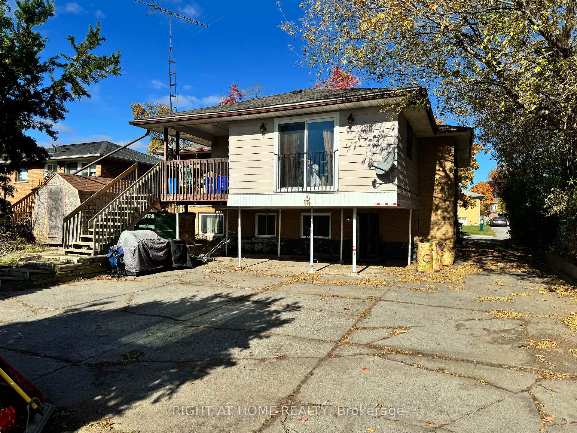Photo 18 of Unit 2, 357 Dwight Avenue, Oshawa, Lakeview — HOMEH