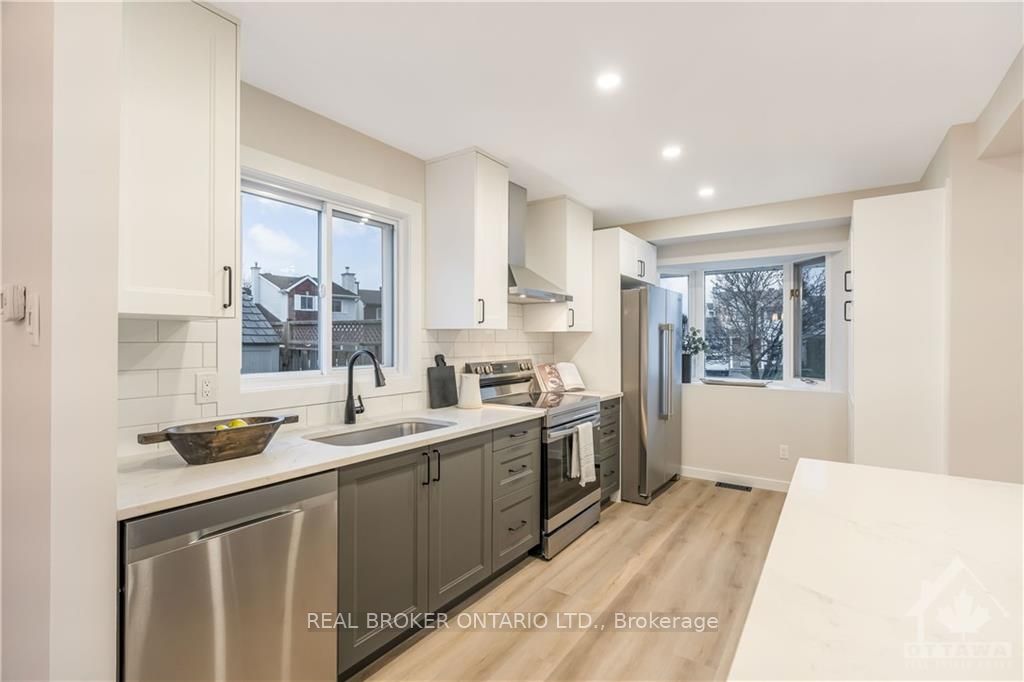 Photo 6 of 272 Cote Royale Crescent, Ottawa, Bilberry Creek/Queenswood Heights — HOMEH
