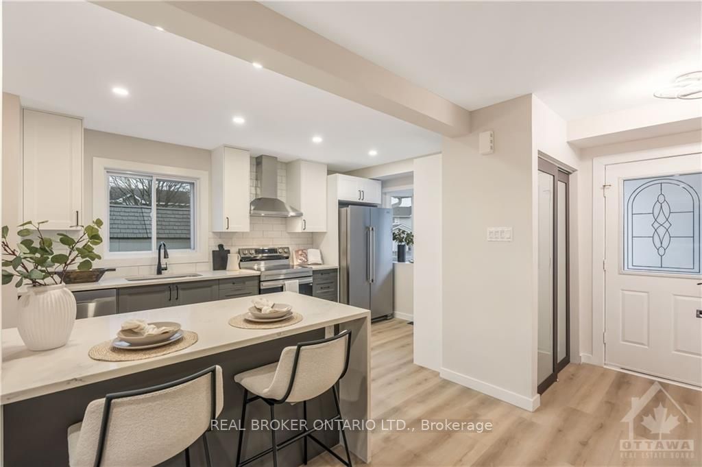 Photo 9 of 272 Cote Royale Crescent, Ottawa, Bilberry Creek/Queenswood Heights — HOMEH
