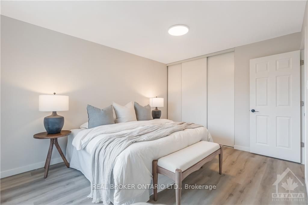 Photo 19 of 272 Cote Royale Crescent, Ottawa, Bilberry Creek/Queenswood Heights — HOMEH
