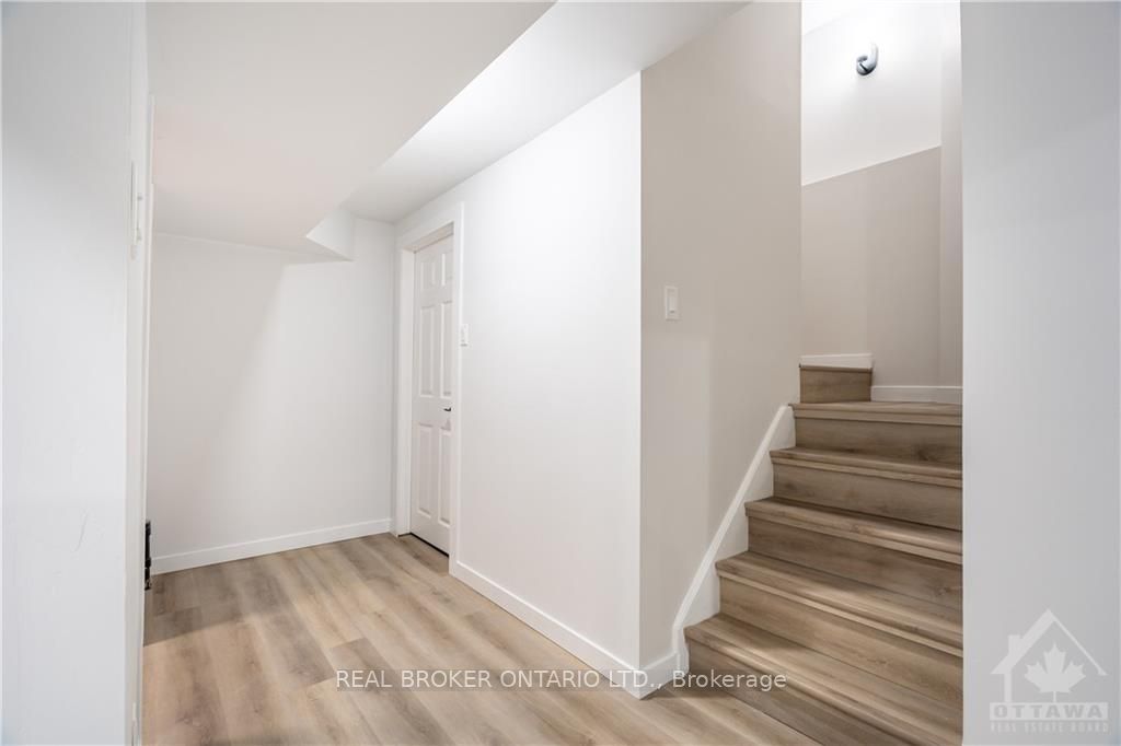 Photo 24 of 272 Cote Royale Crescent, Ottawa, Bilberry Creek/Queenswood Heights — HOMEH