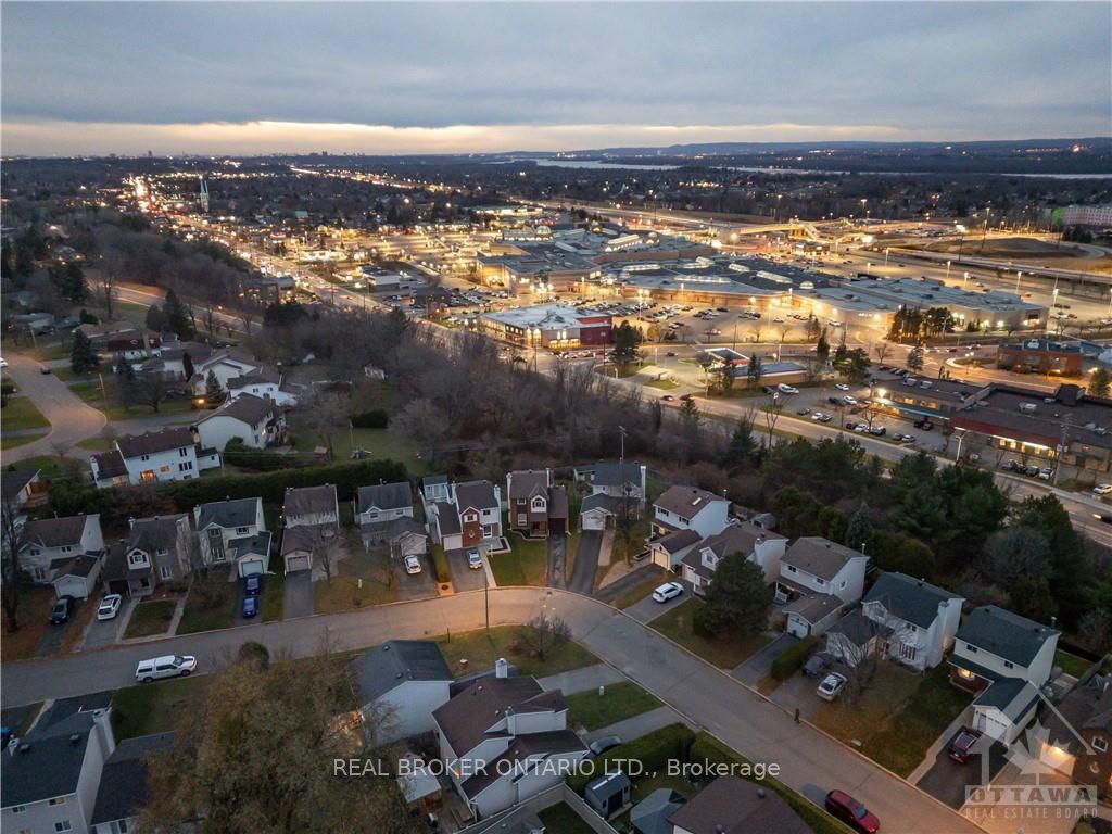 Photo 30 of 272 Cote Royale Crescent, Ottawa, Bilberry Creek/Queenswood Heights — HOMEH