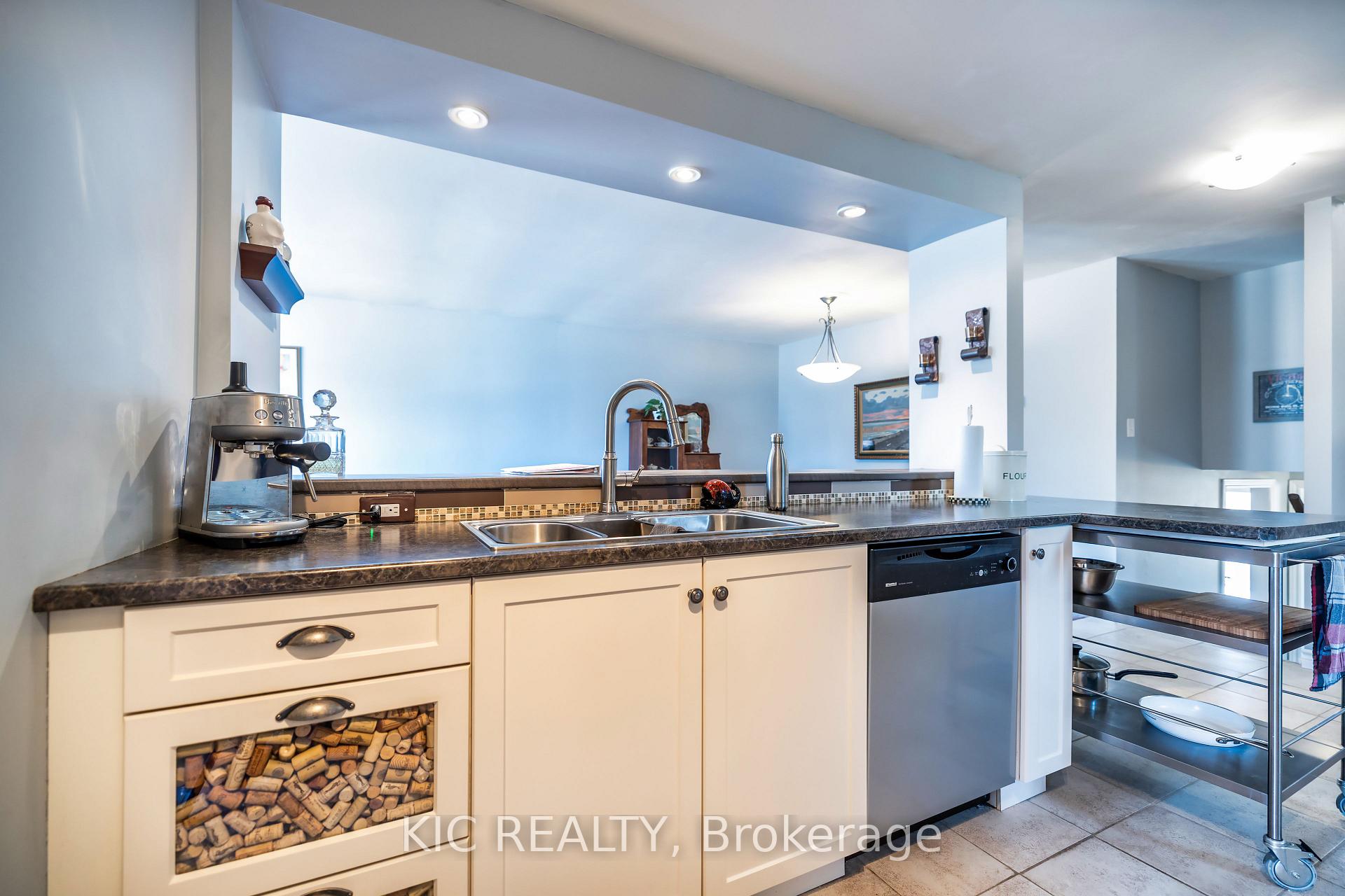 Photo 6 of 648 Annandale Street, Oshawa, Donevan — HOMEH