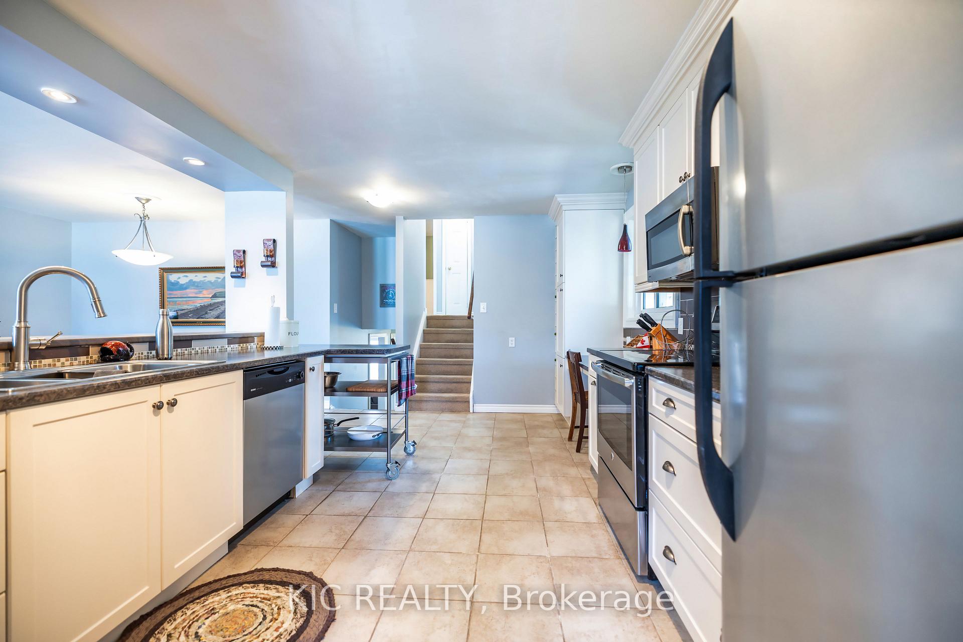 Photo 8 of 648 Annandale Street, Oshawa, Donevan — HOMEH