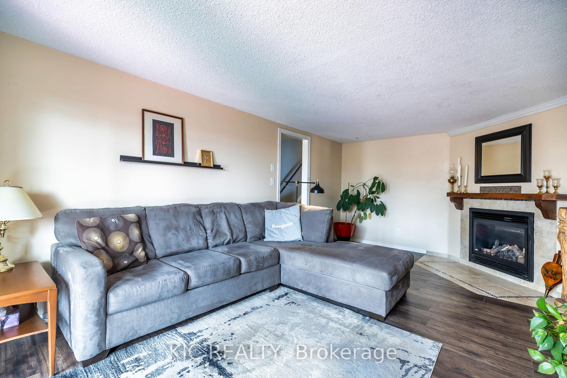 Photo 14 of 648 Annandale Street, Oshawa, Donevan — HOMEH