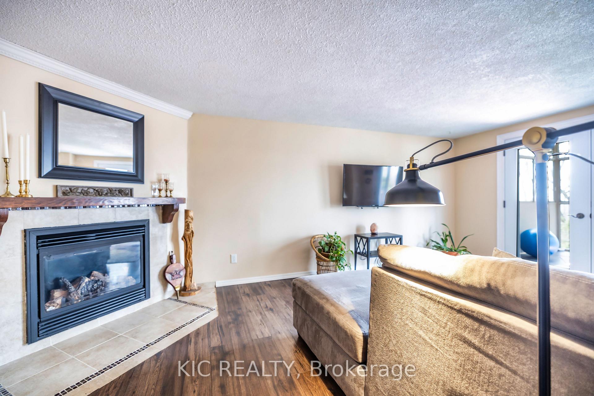 Photo 18 of 648 Annandale Street, Oshawa, Donevan — HOMEH