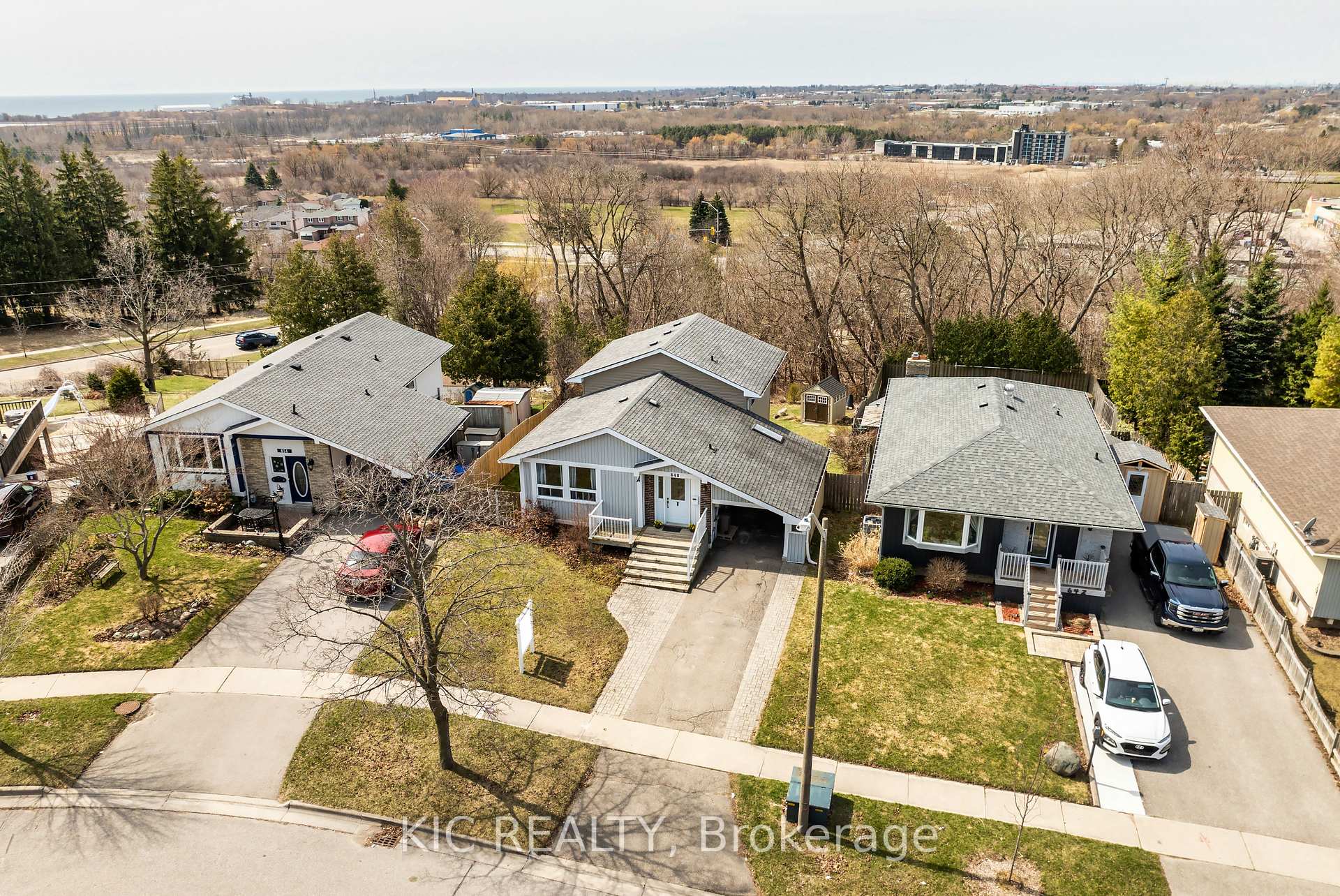 Photo 32 of 648 Annandale Street, Oshawa, Donevan — HOMEH
