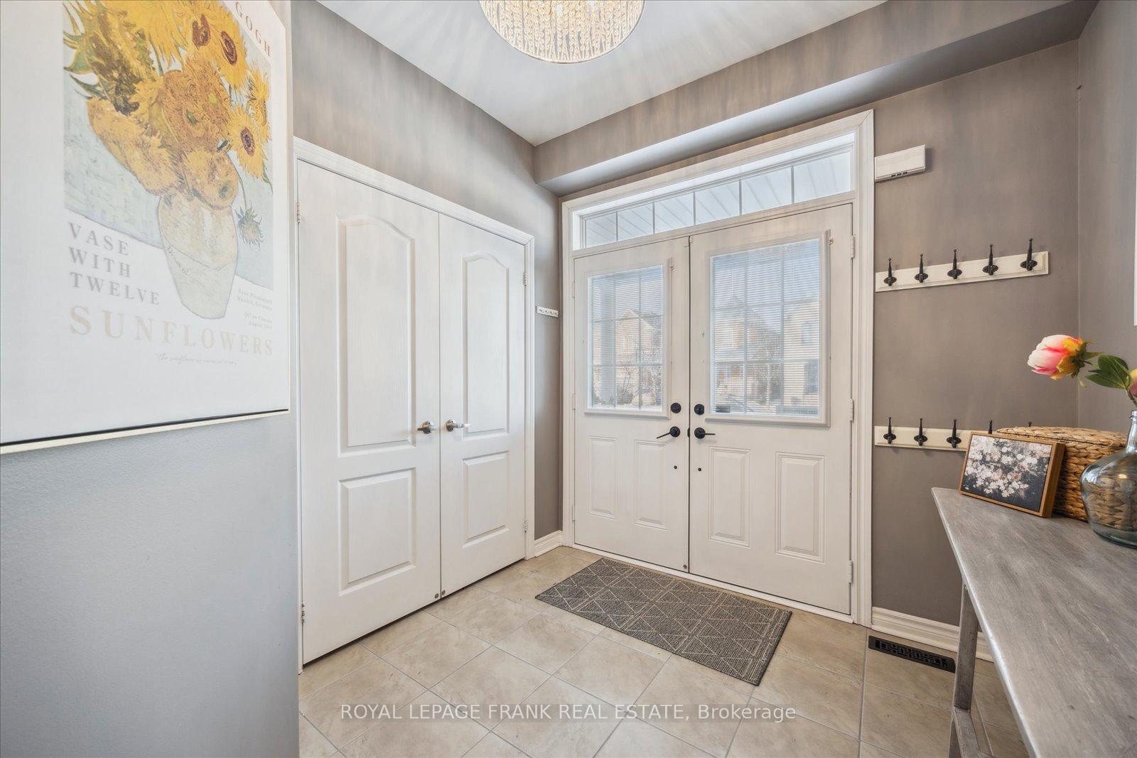 Photo 4 of 37 Shrewsbury Drive, Whitby, Brooklin — HOMEH