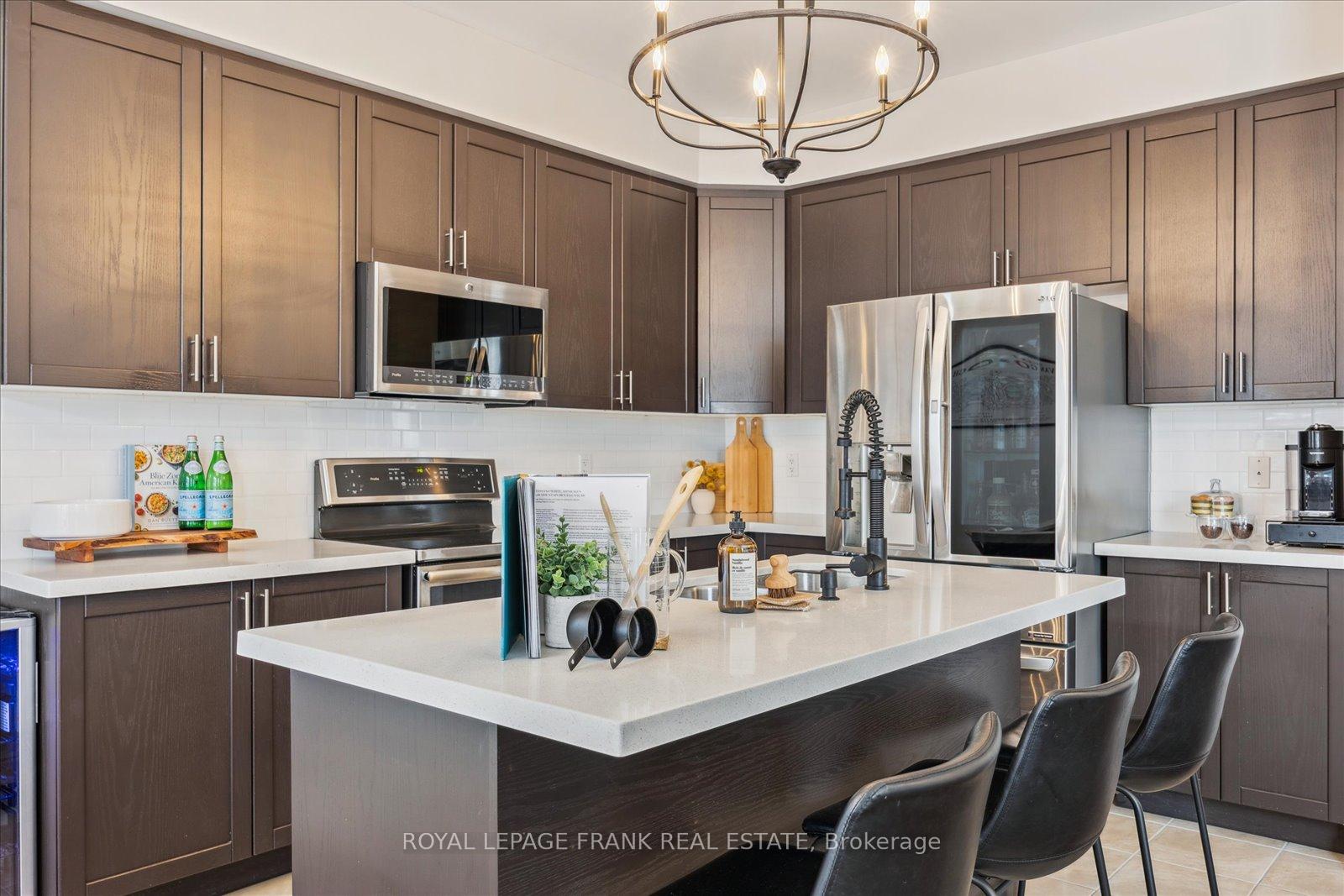 Photo 9 of 37 Shrewsbury Drive, Whitby, Brooklin — HOMEH