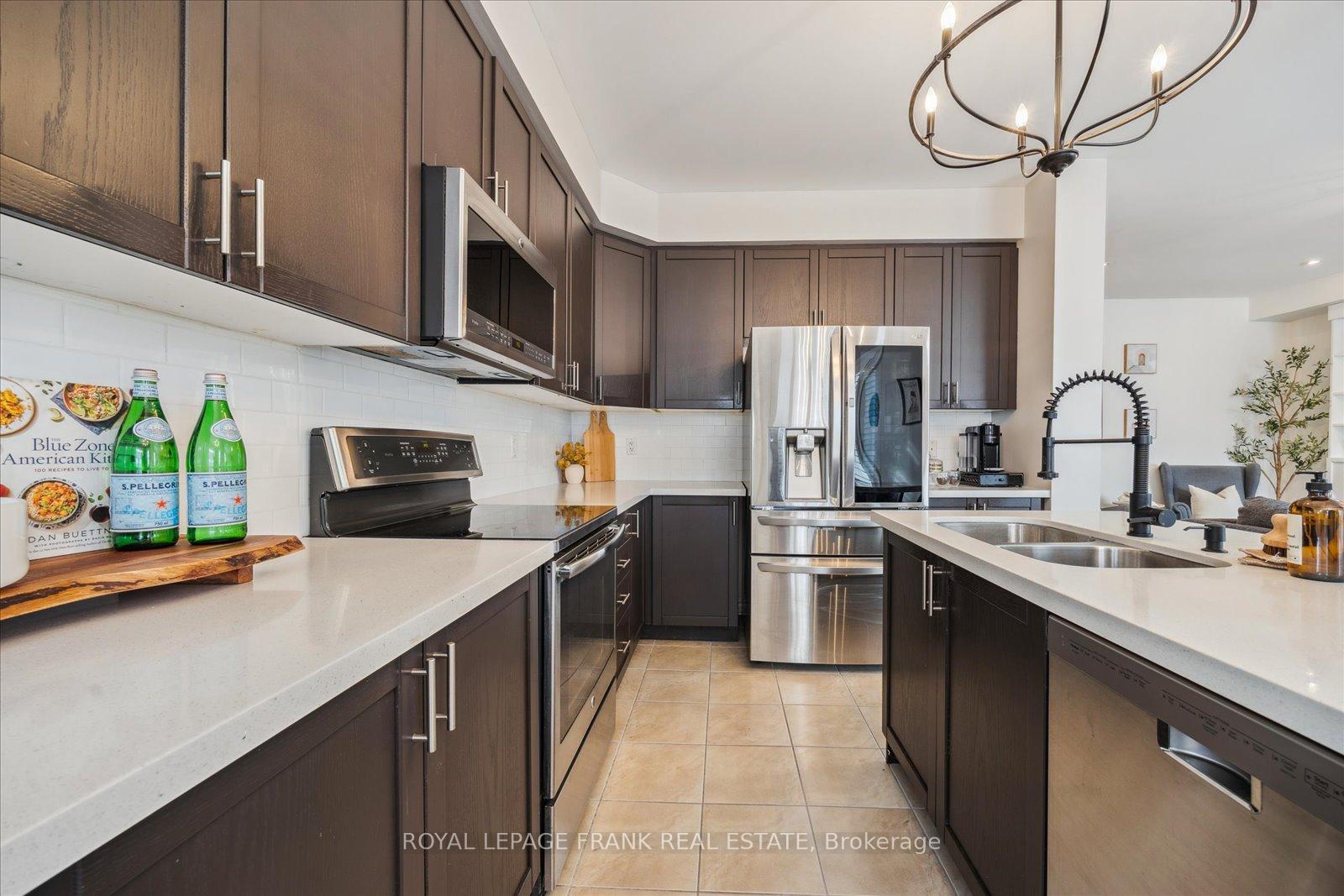 Photo 11 of 37 Shrewsbury Drive, Whitby, Brooklin — HOMEH