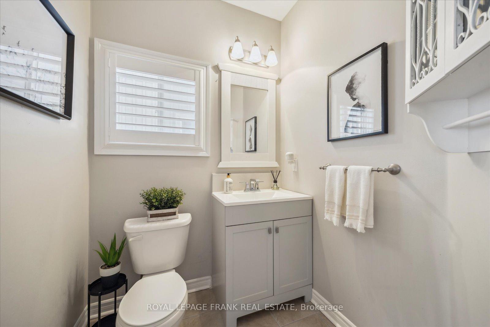 Photo 15 of 37 Shrewsbury Drive, Whitby, Brooklin — HOMEH