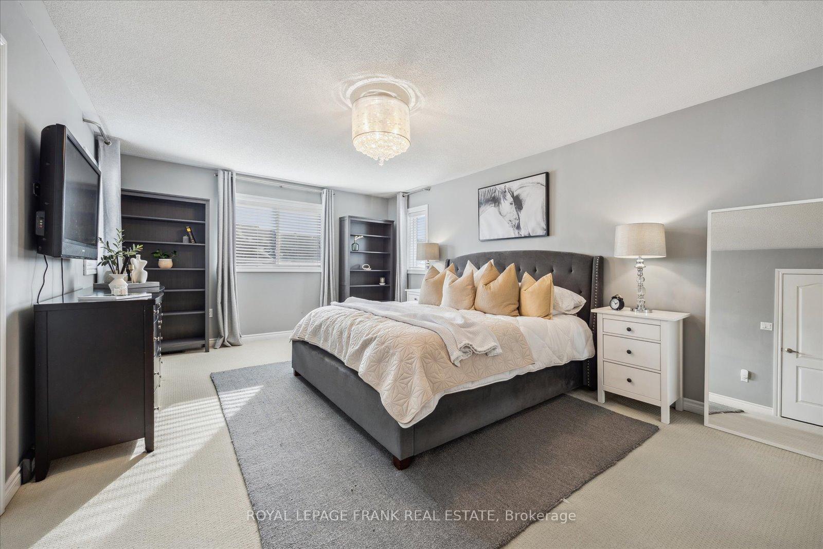 Photo 17 of 37 Shrewsbury Drive, Whitby, Brooklin — HOMEH