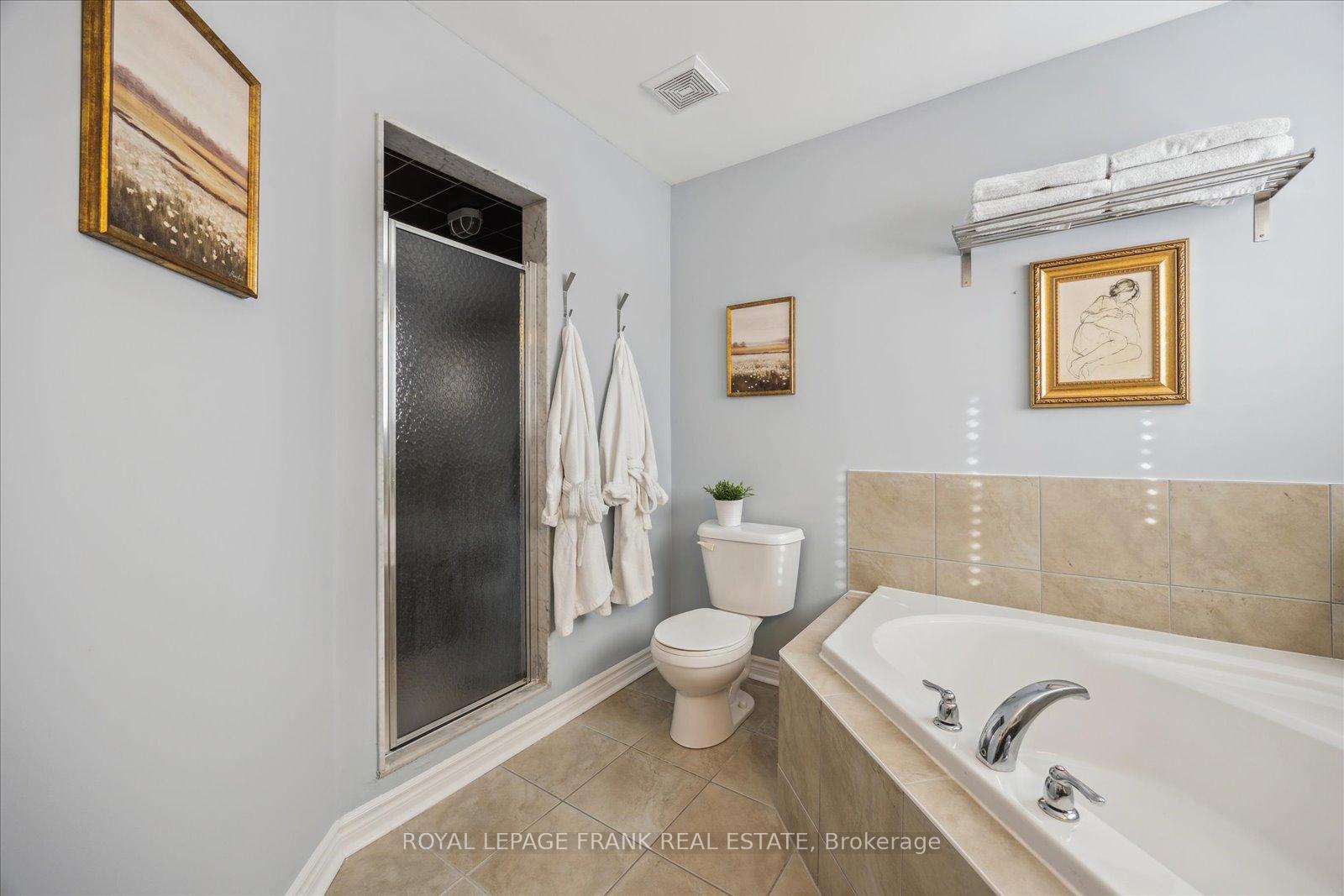 Photo 20 of 37 Shrewsbury Drive, Whitby, Brooklin — HOMEH